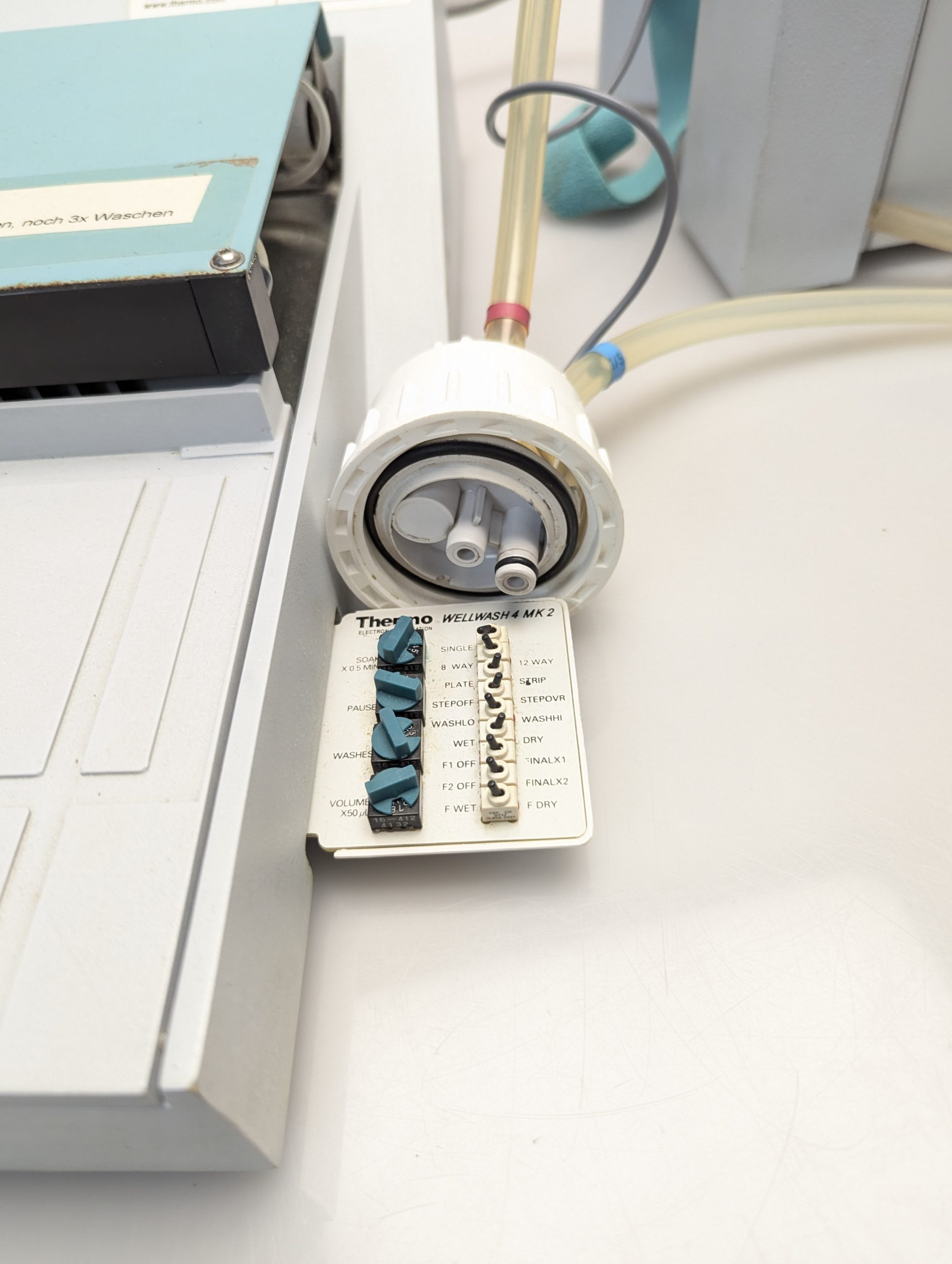 Thermo Fischer - Wellwash 4 Mk2 Microplate Washer – Bild 4