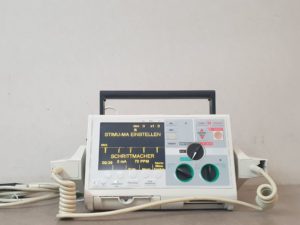 ZOLL M-Series biphasischer Defibrillator, inkl. Pacemaker, EKG, Drucker, Analyse, Akku