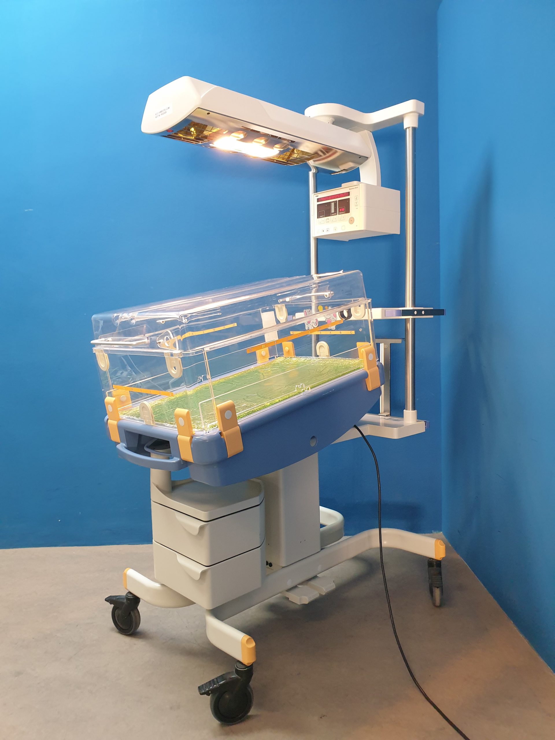 Drager Dräger Baybtherm Wärmebettchen + Babytherm 8010 Strahler – Bild 5