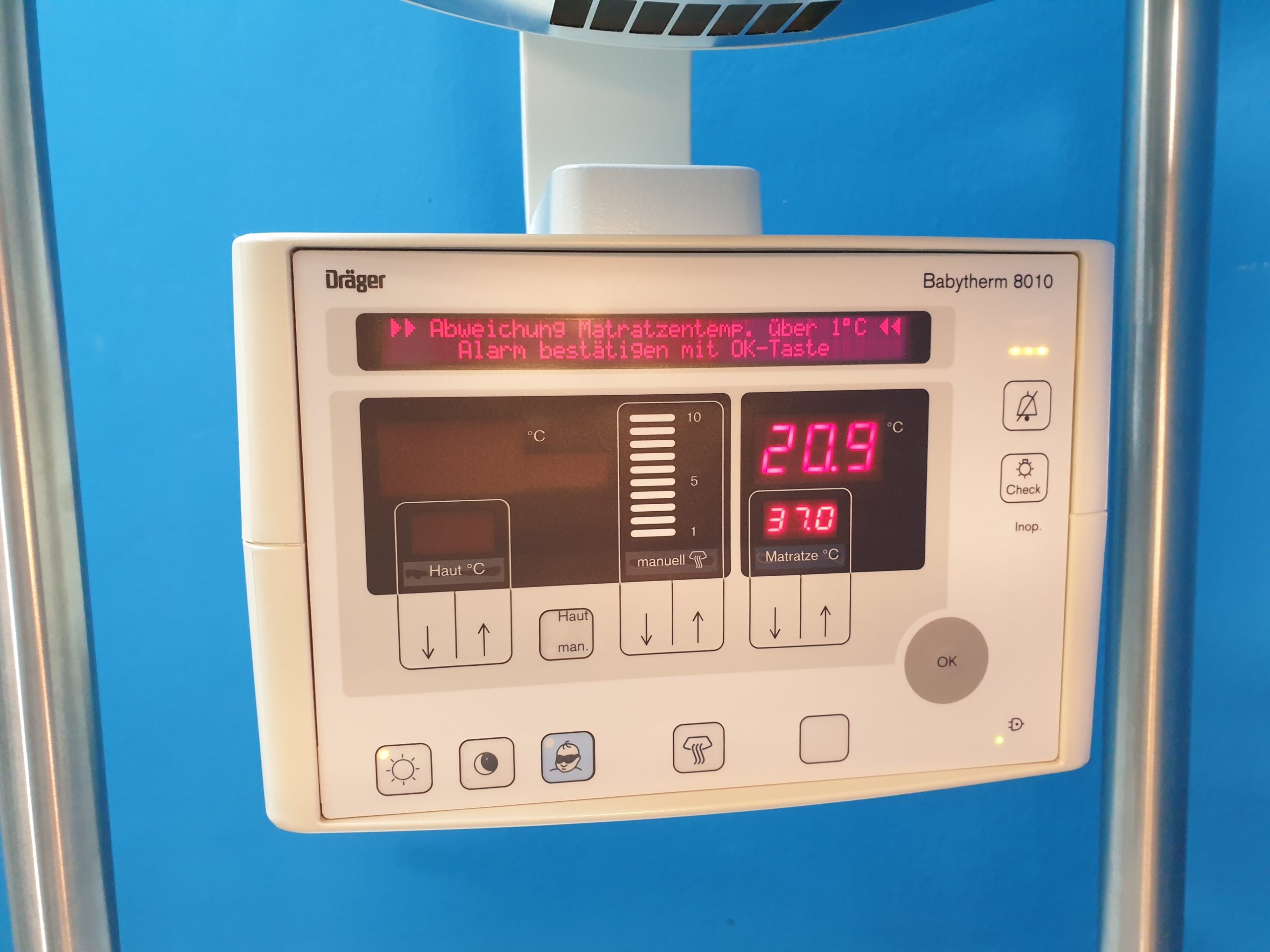 Drager Dräger Baybtherm Wärmebettchen + Babytherm 8010 Strahler – Bild 11