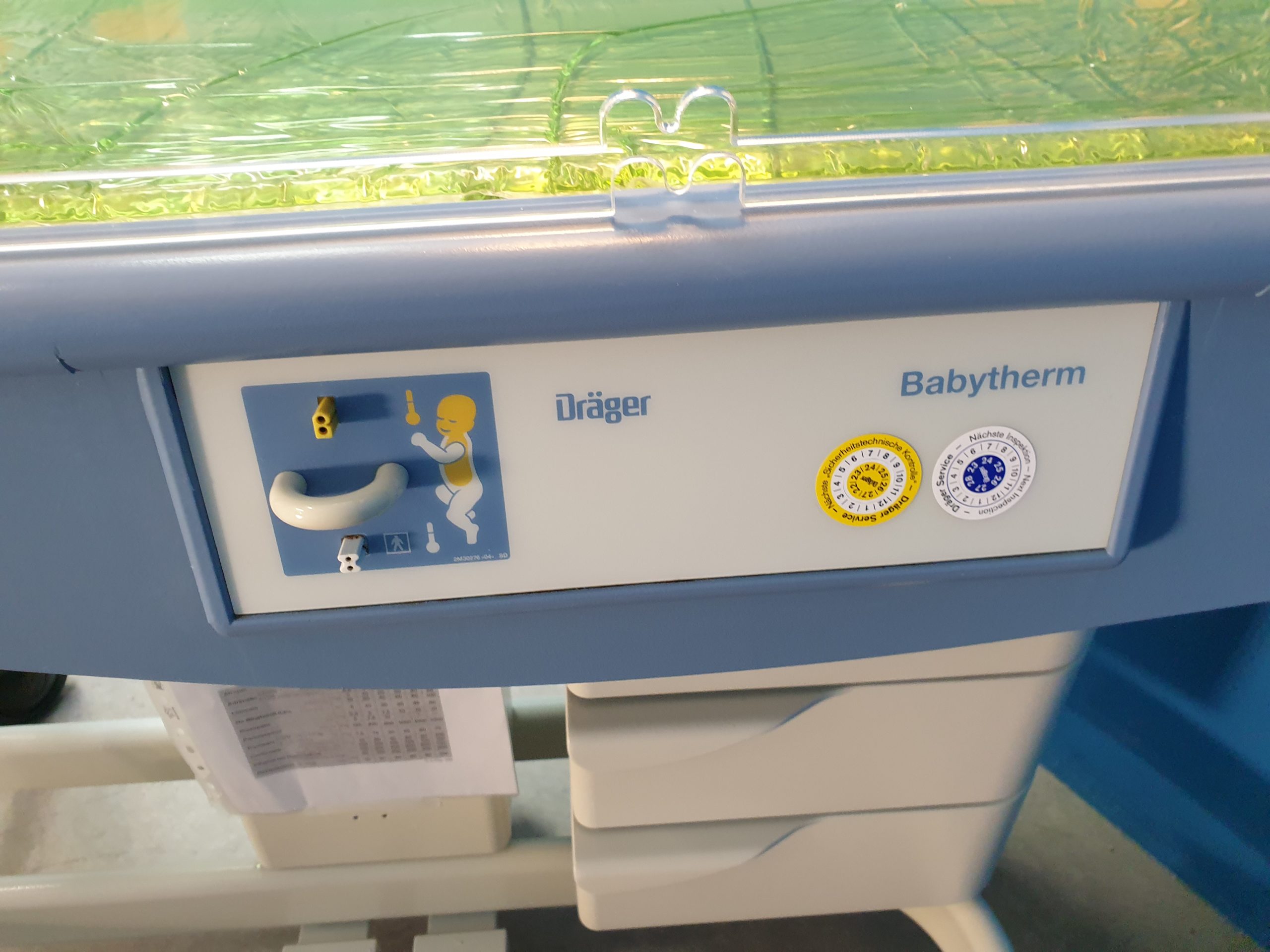 Drager Dräger Baybtherm Wärmebettchen + Babytherm 8010 Strahler – Bild 17