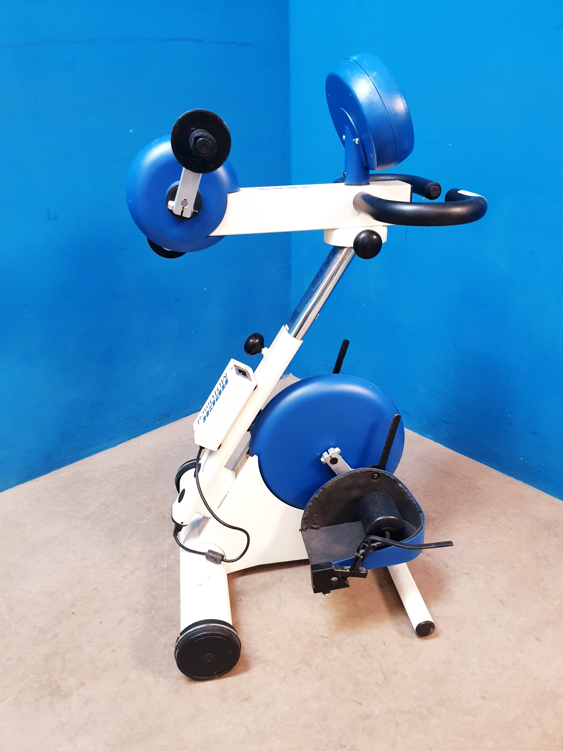 Reck Motomed Viva 2 Light Arm + Beintrainer Therapiegerät Bewegungstrainer – Bild 9
