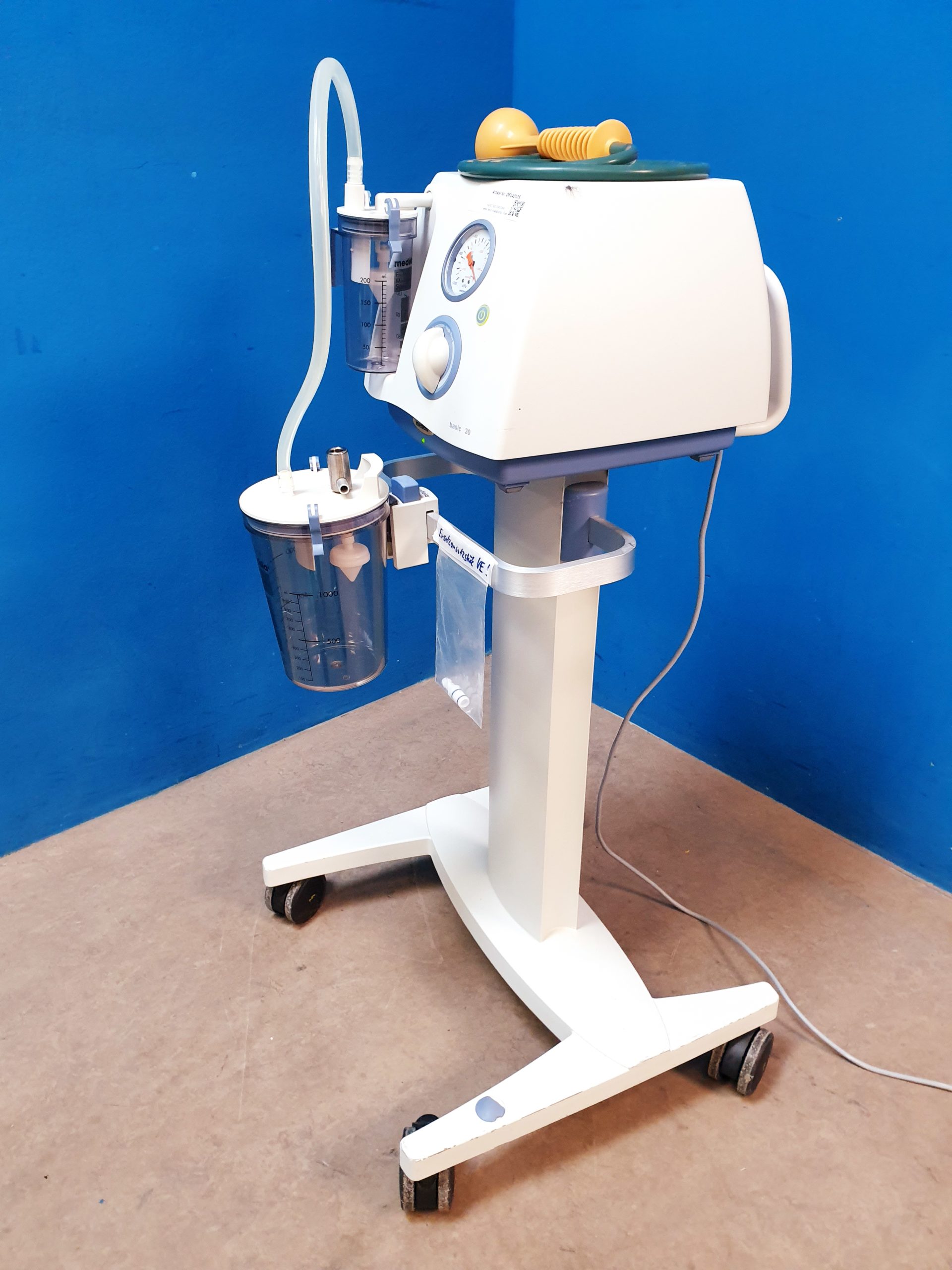 Medela Basic 30 Surgical Aspirator Fahrbar mit Gestell – Bild 7