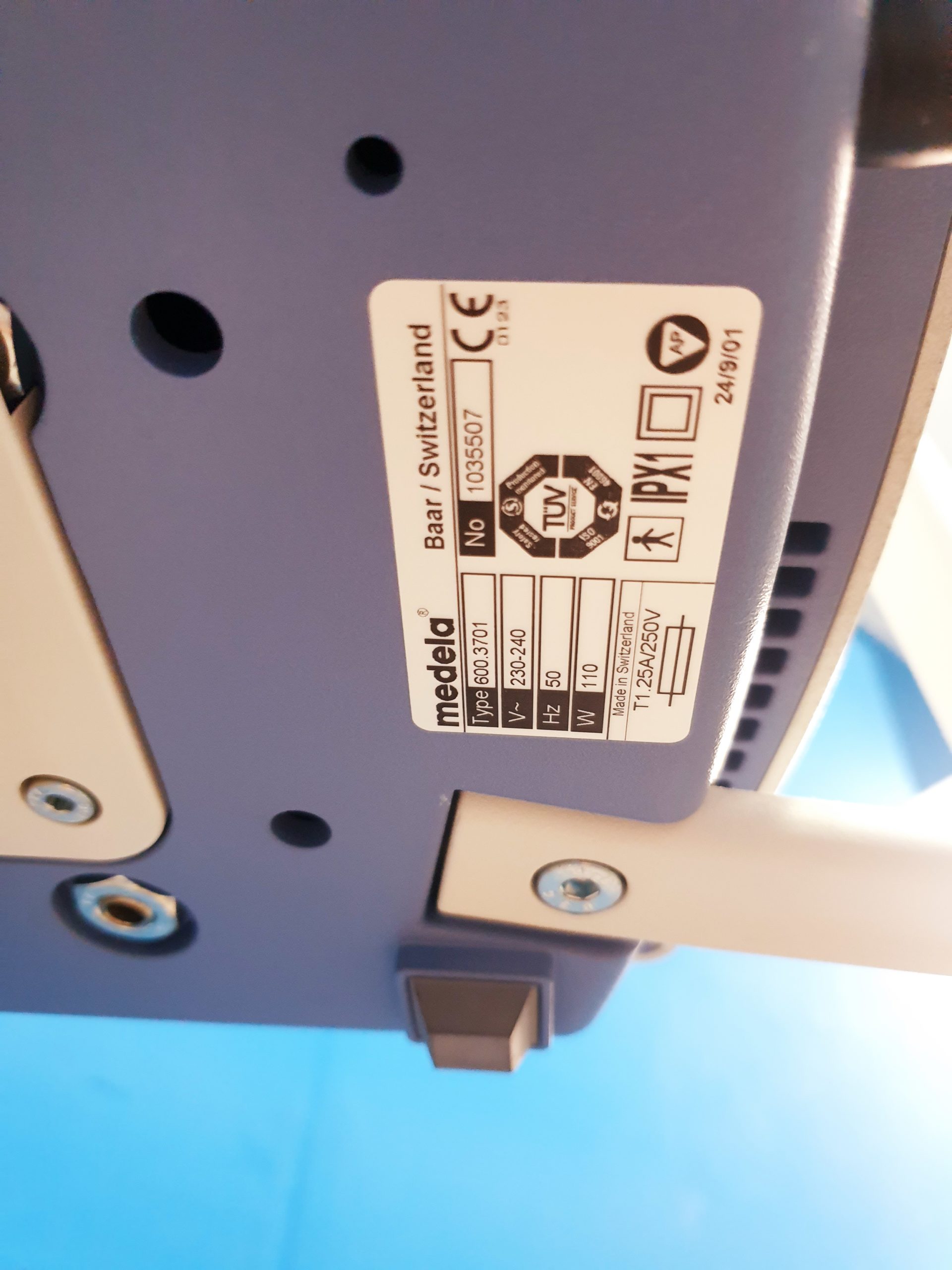 Medela Basic 30 Surgical Aspirator Fahrbar mit Gestell – Bild 11