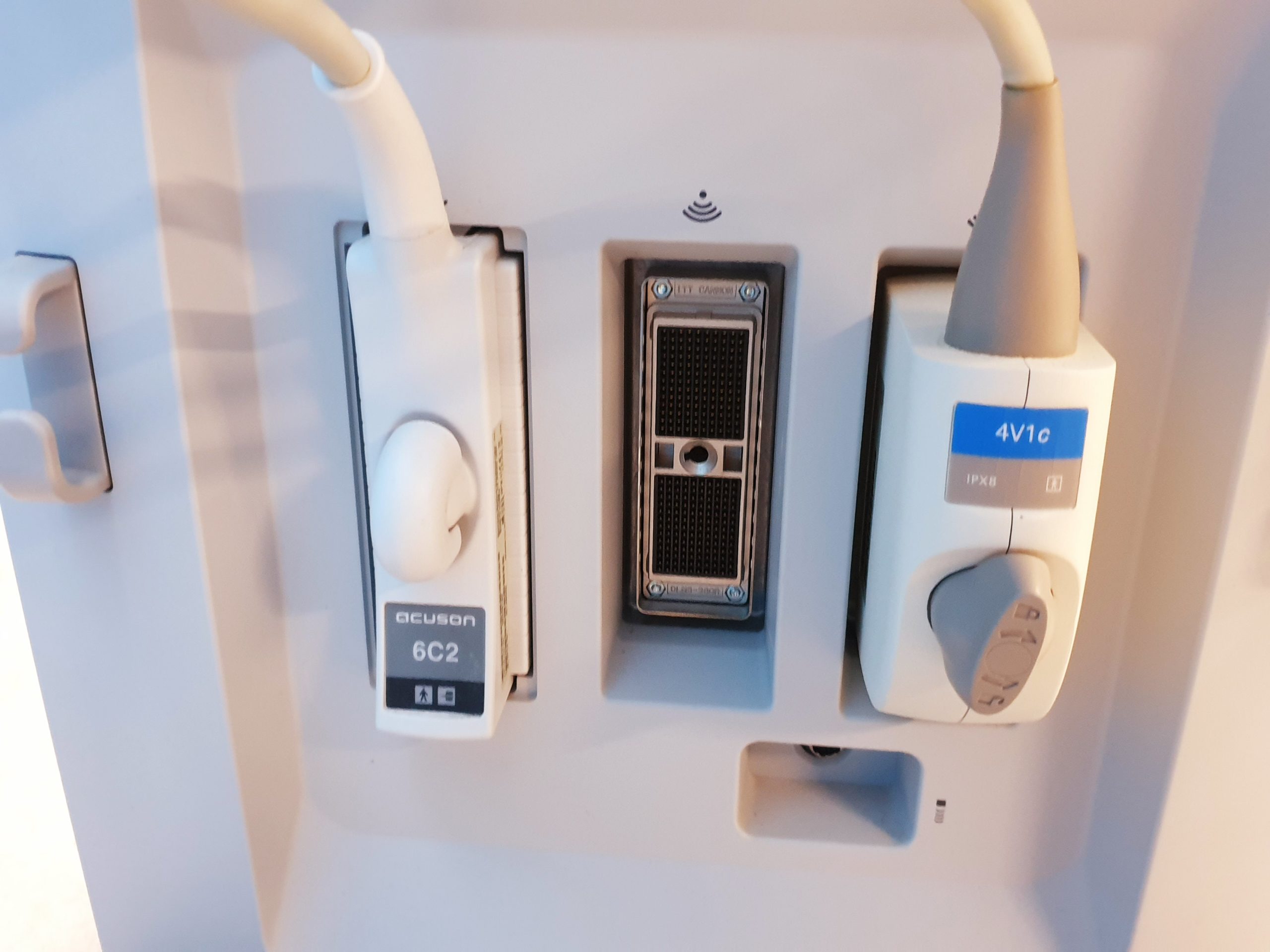 Siemens Acuson X700 Farbdoppler + 6C2 + 4V1c Echo – Bild 6