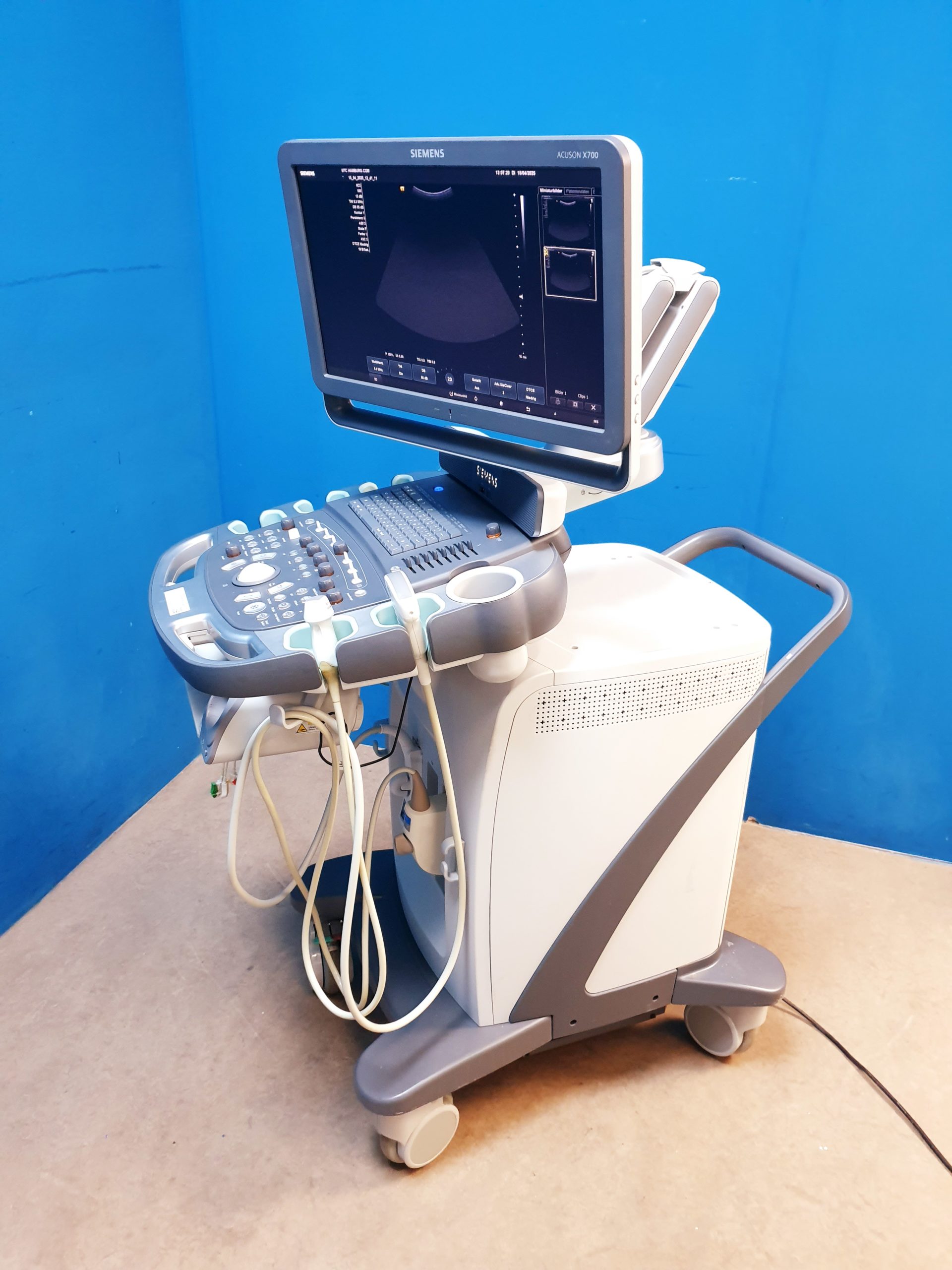 Siemens Acuson X700 Farbdoppler + 6C2 + 4V1c Echo – Bild 18