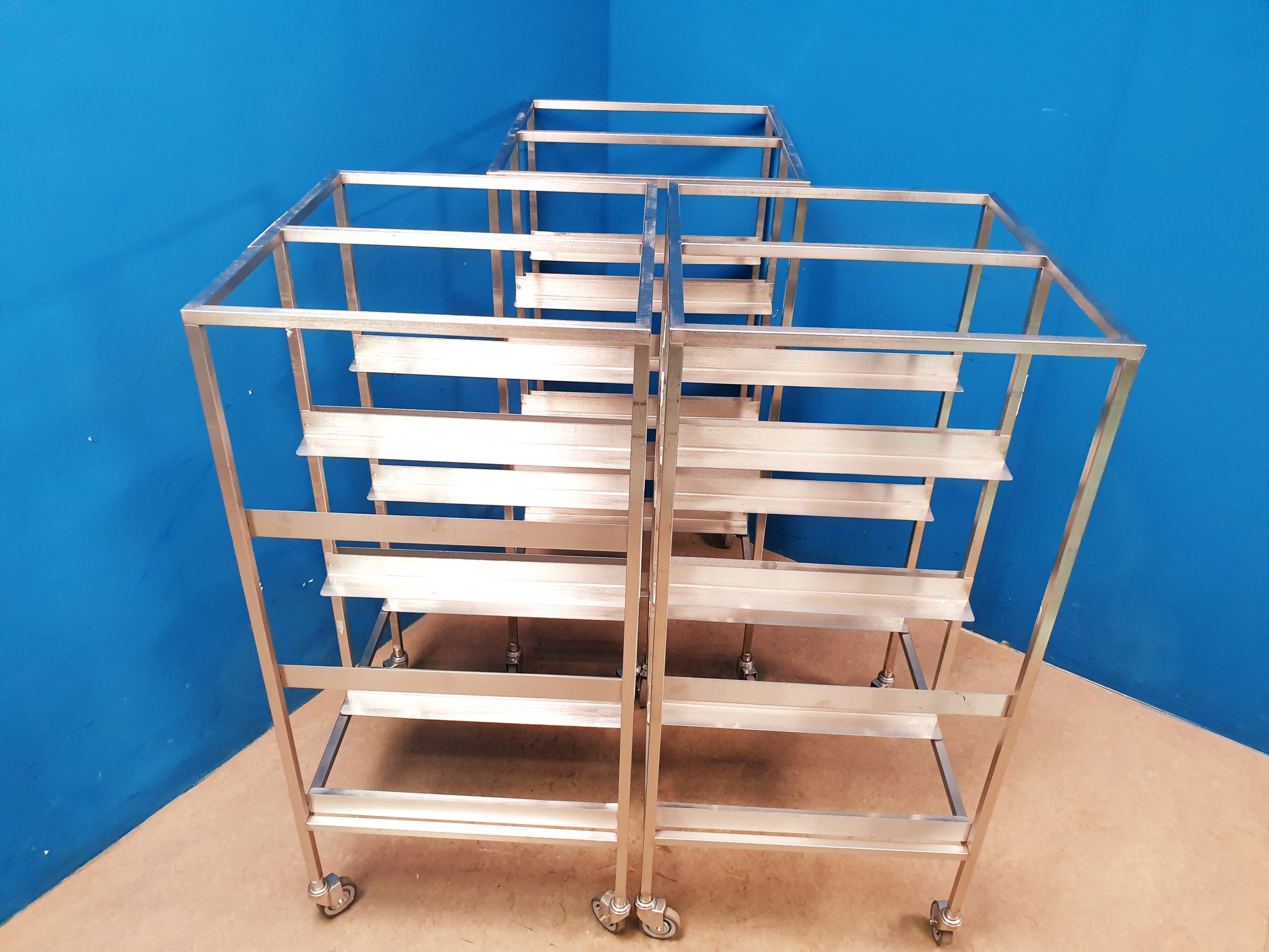 Fahrwagen für Sterikasetten , Rollbar – Bild 2