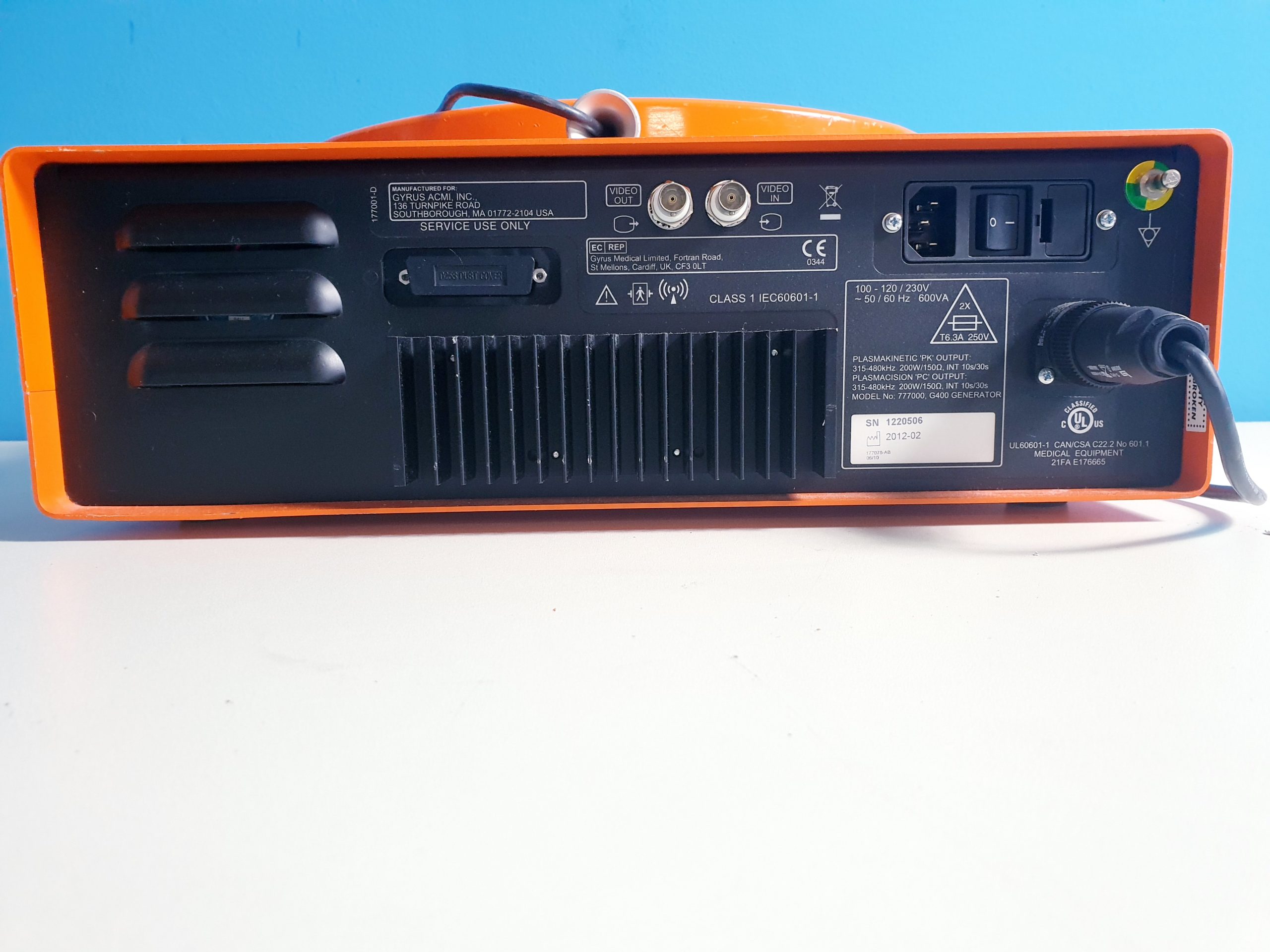 Gyrus ACMI Generator MIT Fußschalter und Handgriff – Bild 9