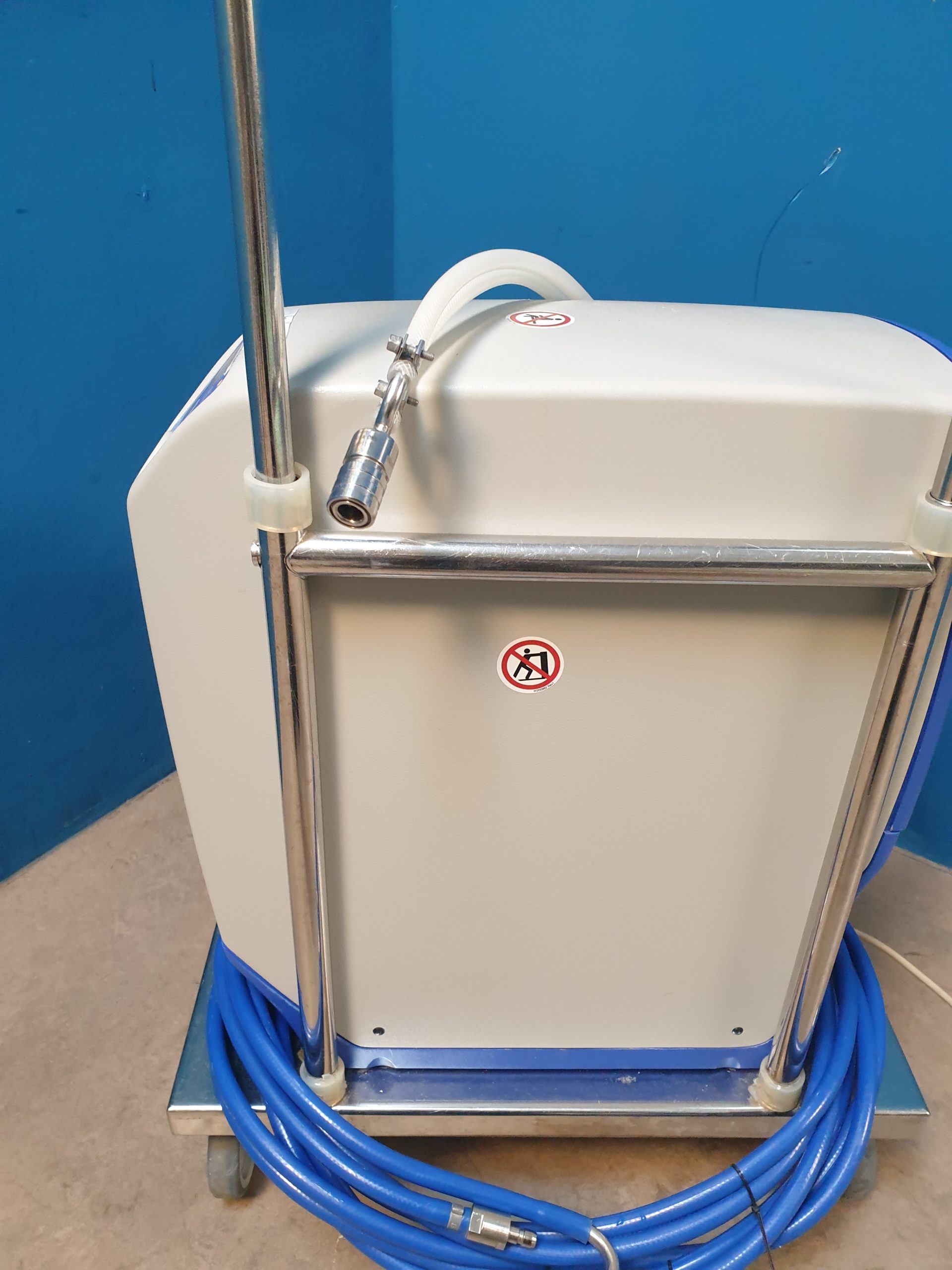 Gambro WRO 300 H - WRO300H - Umkehrosmose-Wasseraufbereiter - Wasseraufbereitungsanlage - Mobile für Dialyse – Bild 9