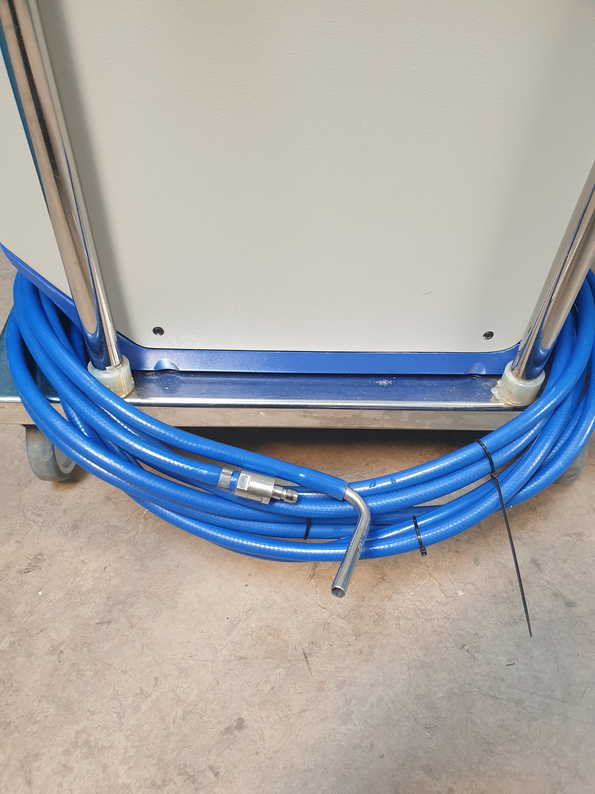 Gambro WRO 300 H - WRO300H - Umkehrosmose-Wasseraufbereiter - Wasseraufbereitungsanlage - Mobile für Dialyse – Bild 10