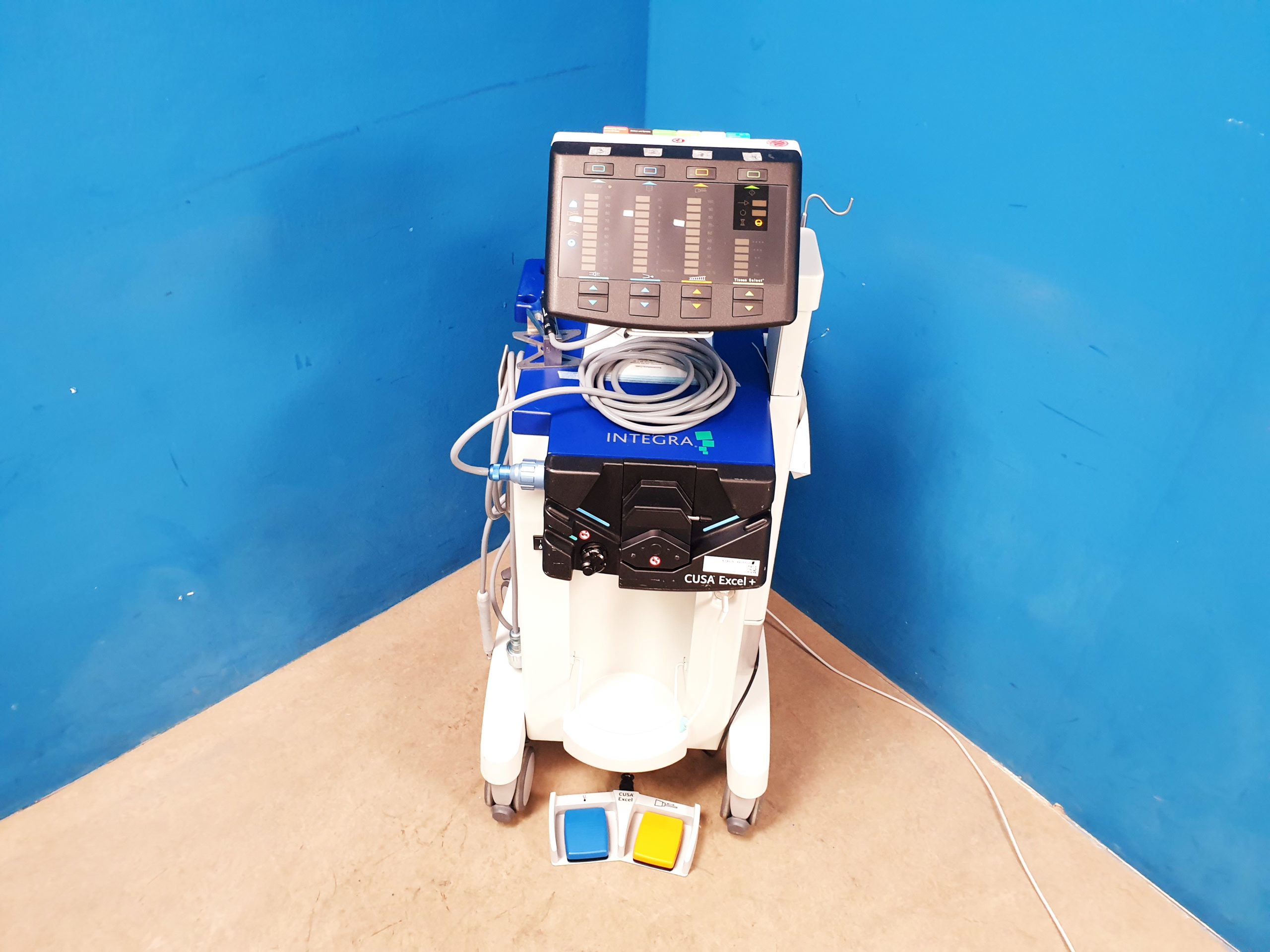 Integra CUSA Excel + Dual Footswitch + 36 kHz Handpiece + 23 kHz Handpiece