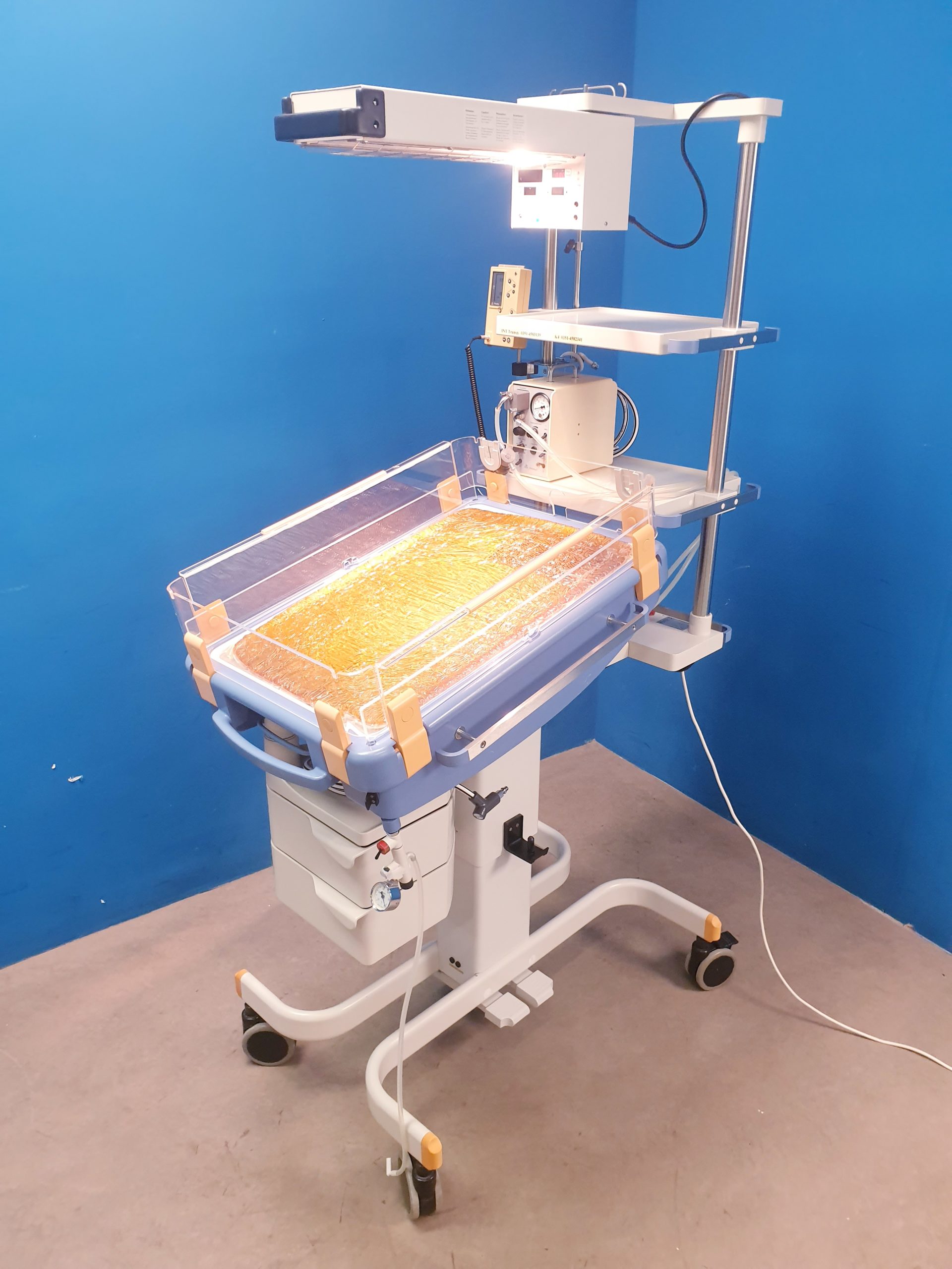 Dräger Babytherm 8000 fahrbare Reanimationseinheit für Neugeborene mit Wärmestrahler – Bild 5