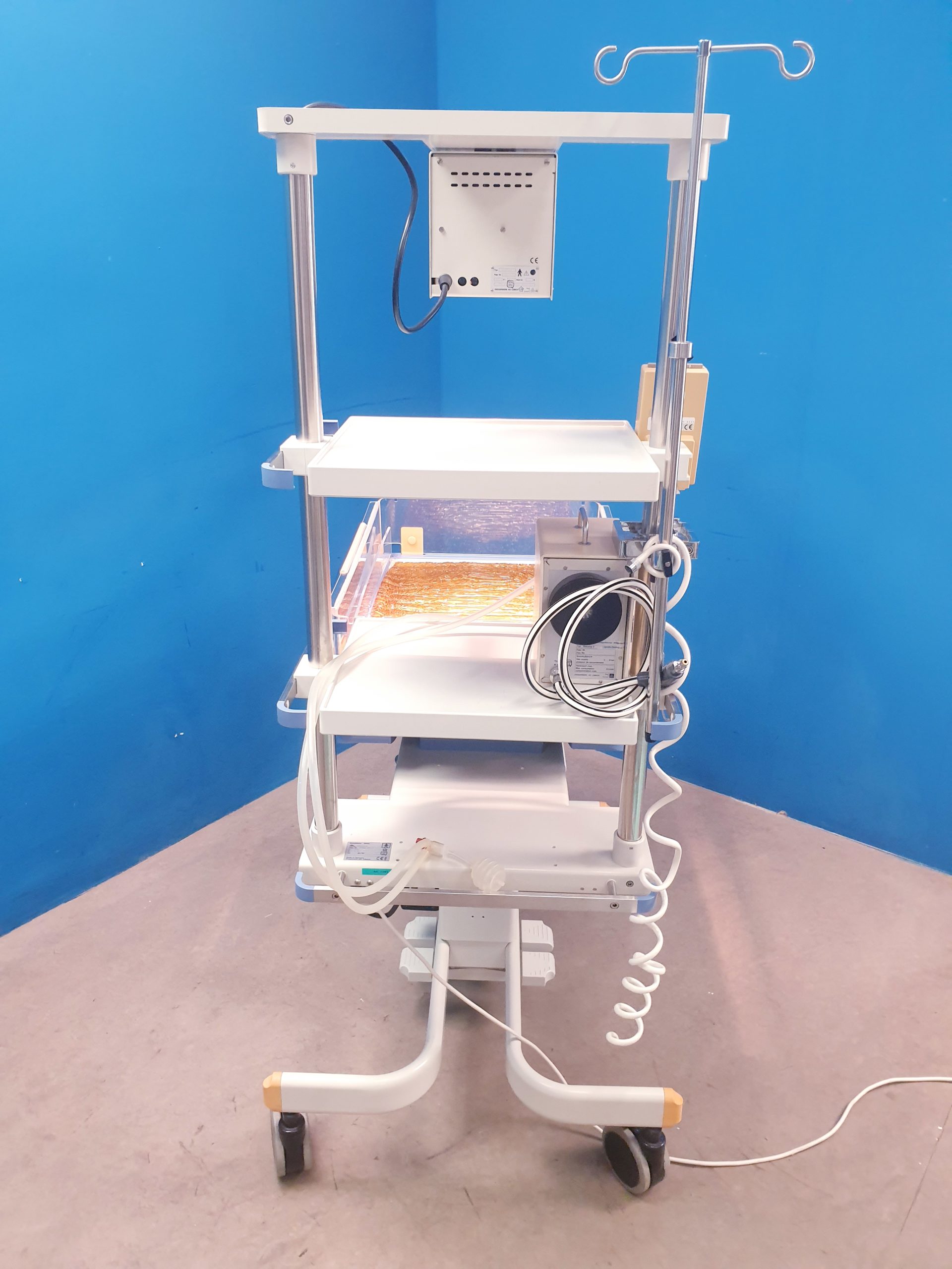 Dräger Babytherm 8000 fahrbare Reanimationseinheit für Neugeborene mit Wärmestrahler – Bild 12