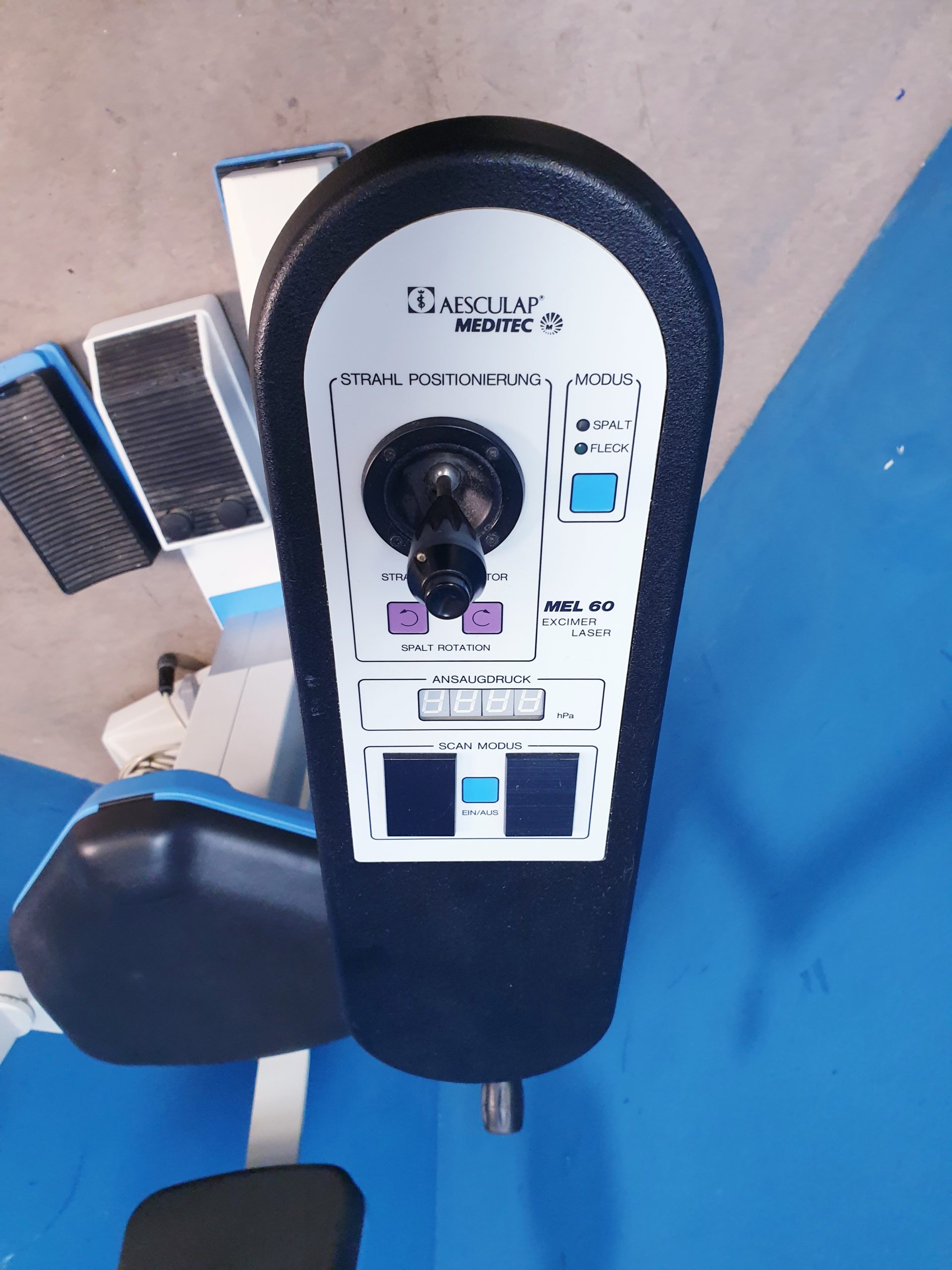 Möller Wedel 623 101 - 623101 - OP-Stuhl für den Augenarzt + Aesculap MEL 60 - MEL60 – Bild 7