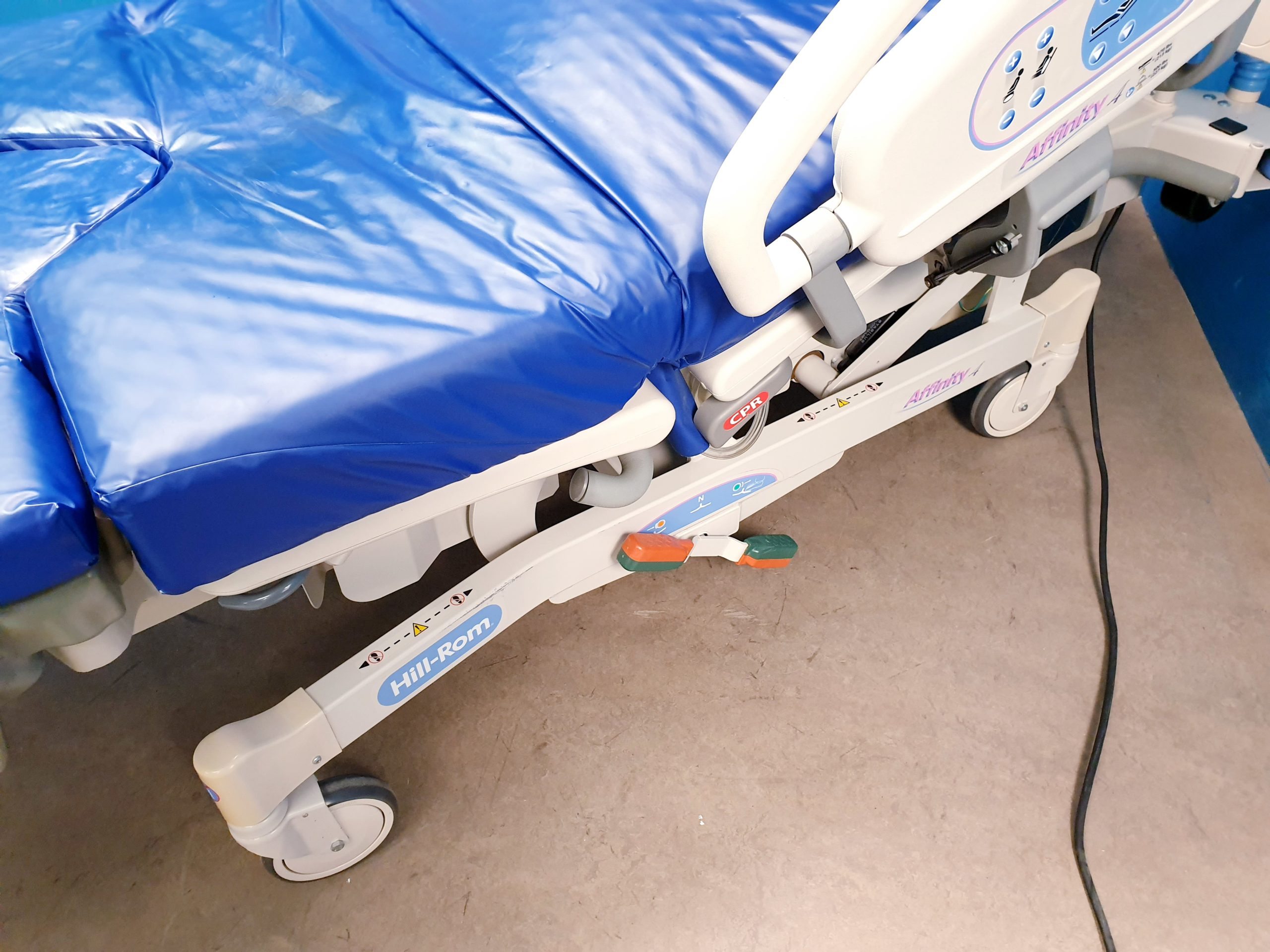 HILL-Rom AFFINITY 4 – P3700 – P 3700 Entbindungsbett – Bild 9