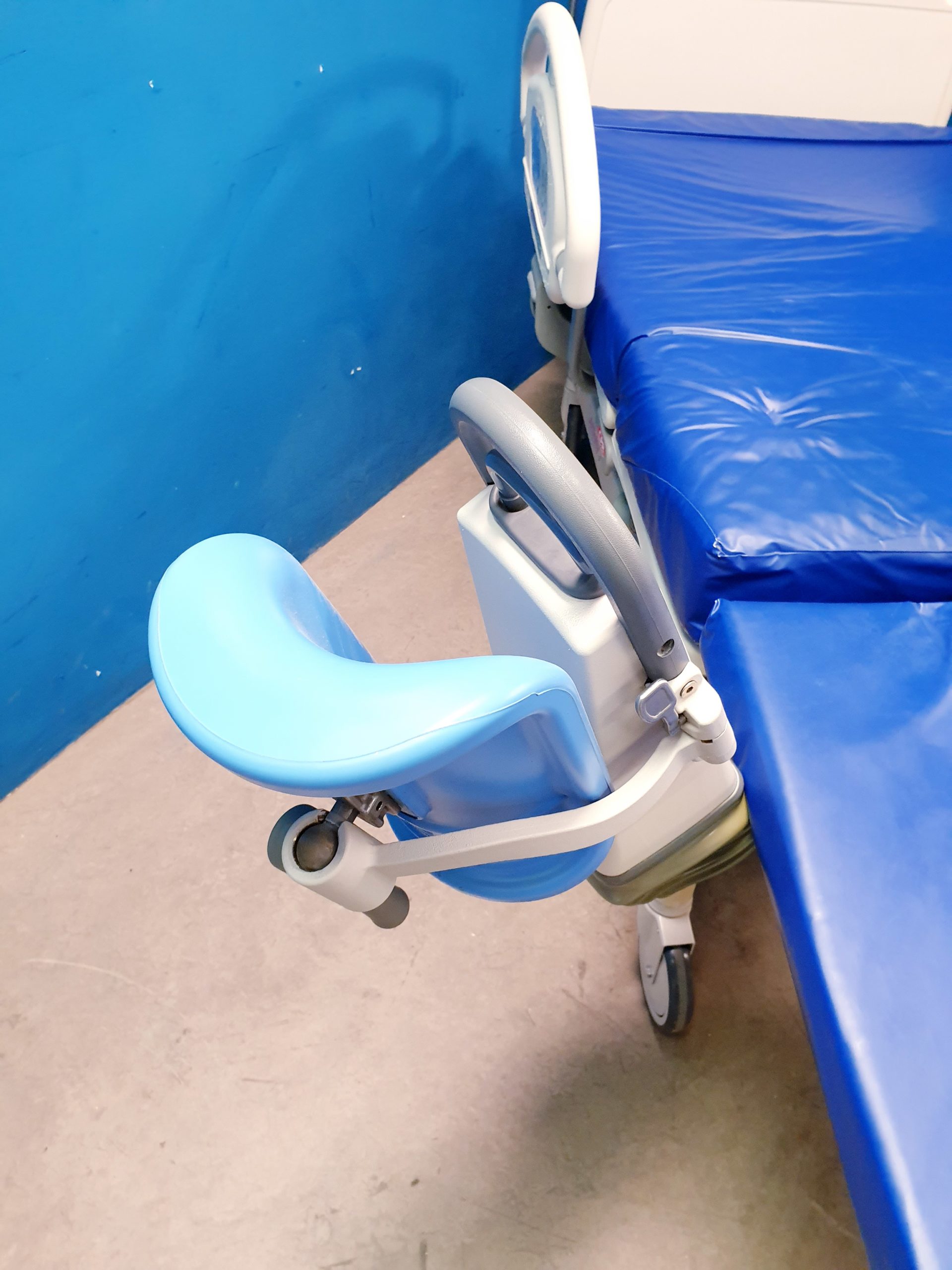 HILL-Rom AFFINITY 4 – P3700 – P 3700 Entbindungsbett – Bild 28