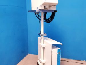 Dräger 8000 plus Beatmungsgerät Dräger Babylog+fahrbarem Stativ