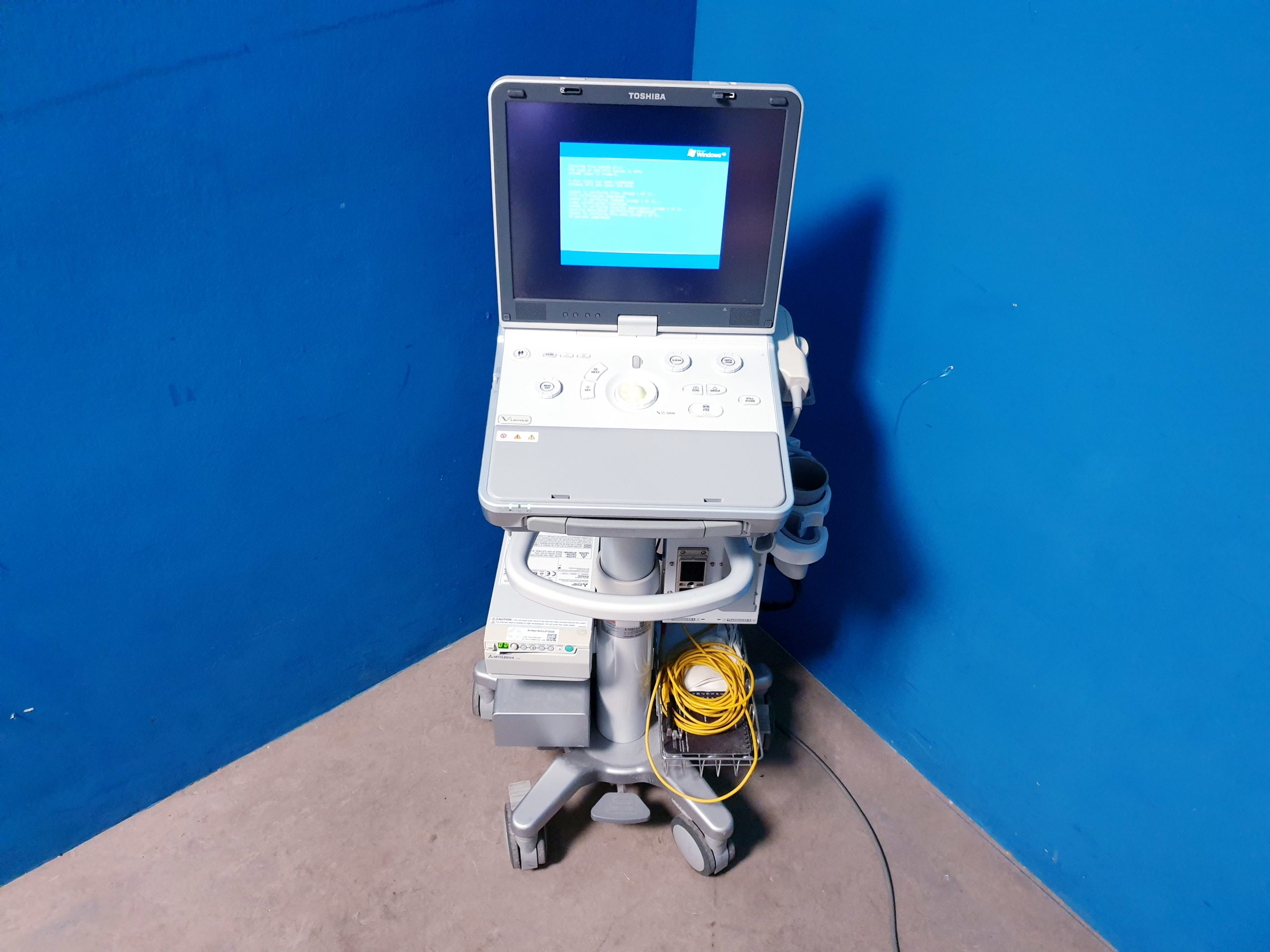 Toshiba Viamo SSA-640A Ultraschallsystem - Ohne Festplatte - Defekt – Bild 4