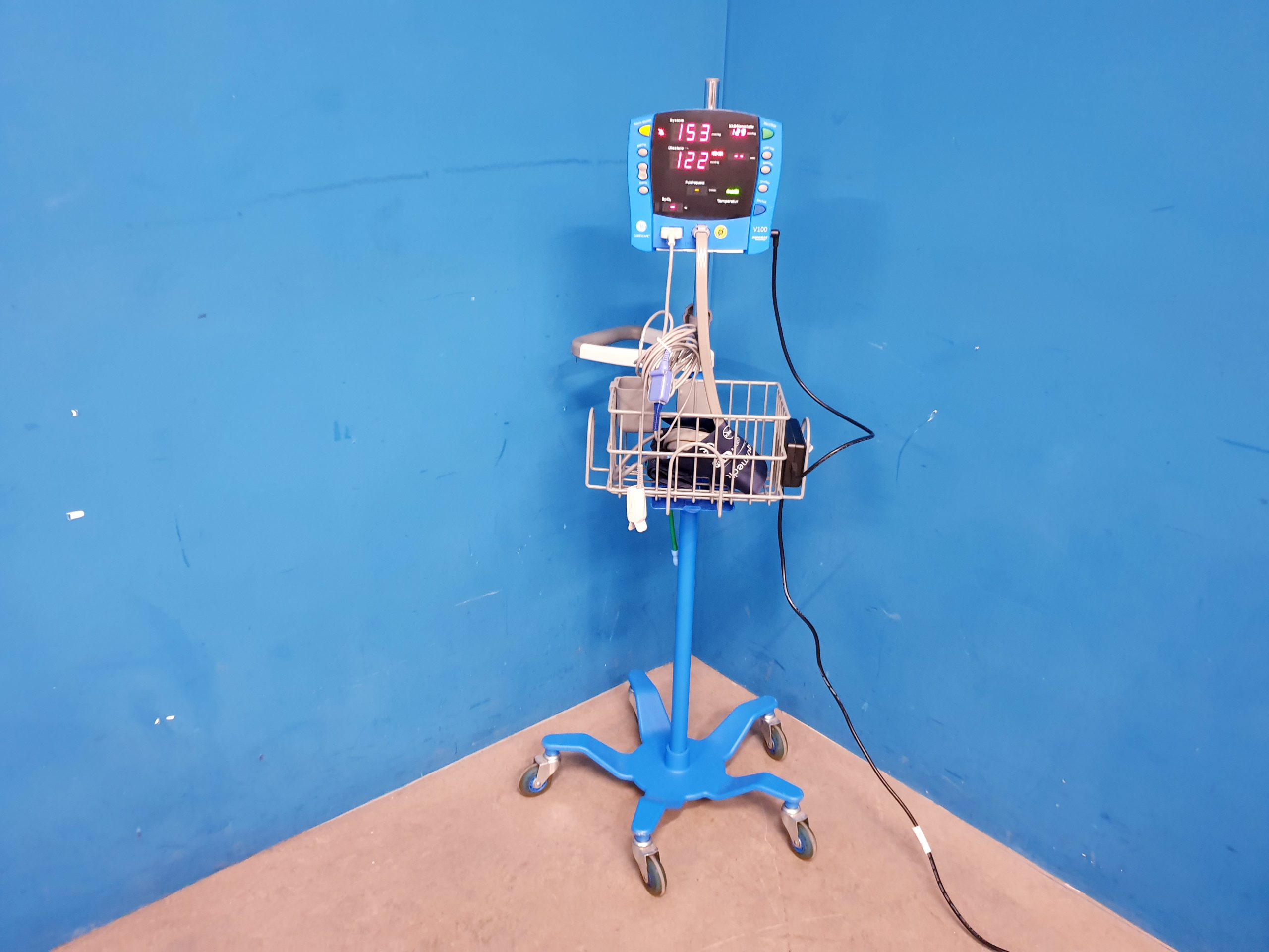 GE Carescape V100 V 100 Patientenmonitor - Fahrbar