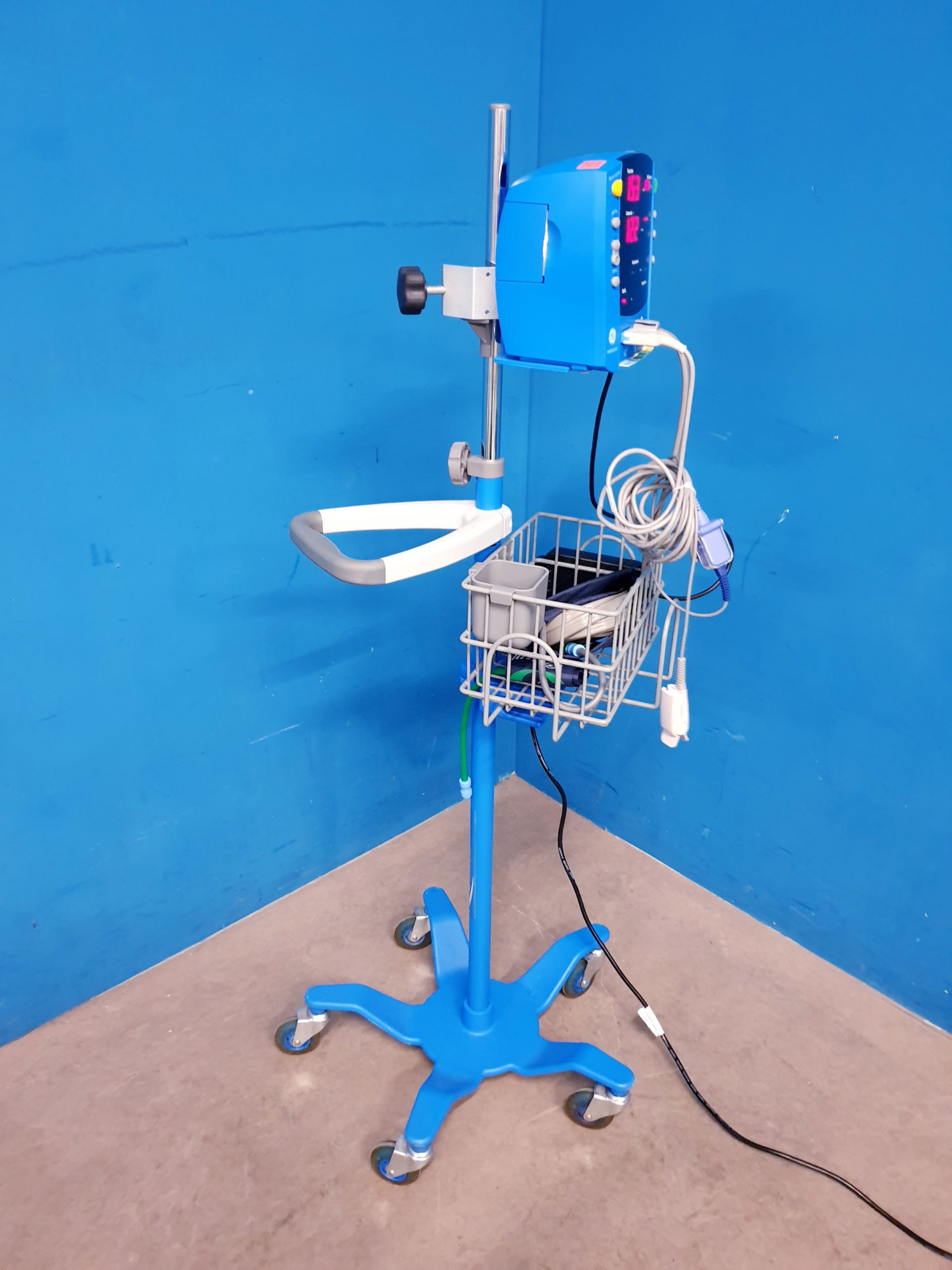 GE Carescape V100 V 100 Patientenmonitor - Fahrbar – Bild 9