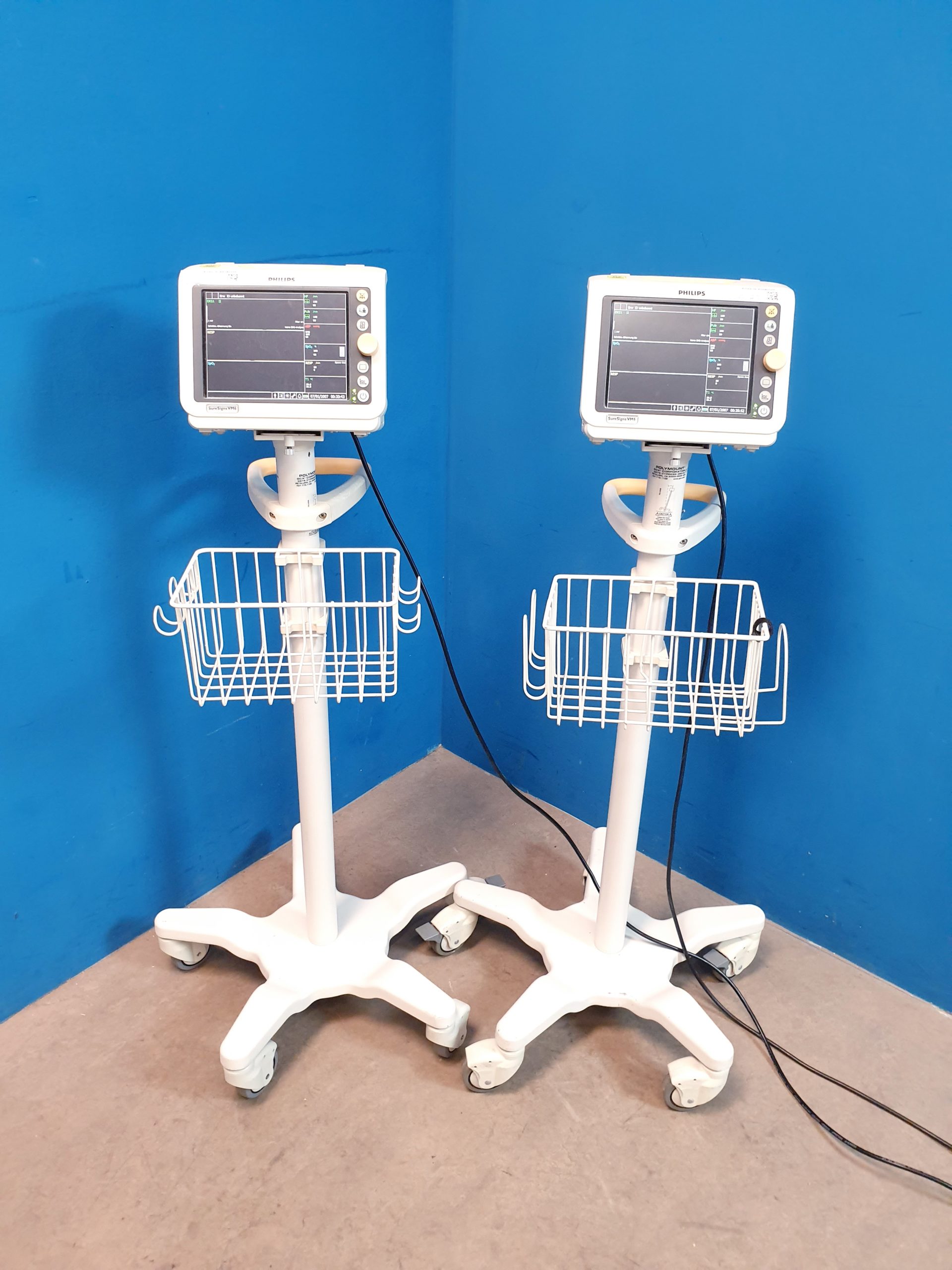 Philips SureSigns VM6 NIBP SpO2, EKG, Temp - auf Gestell – Bild 3