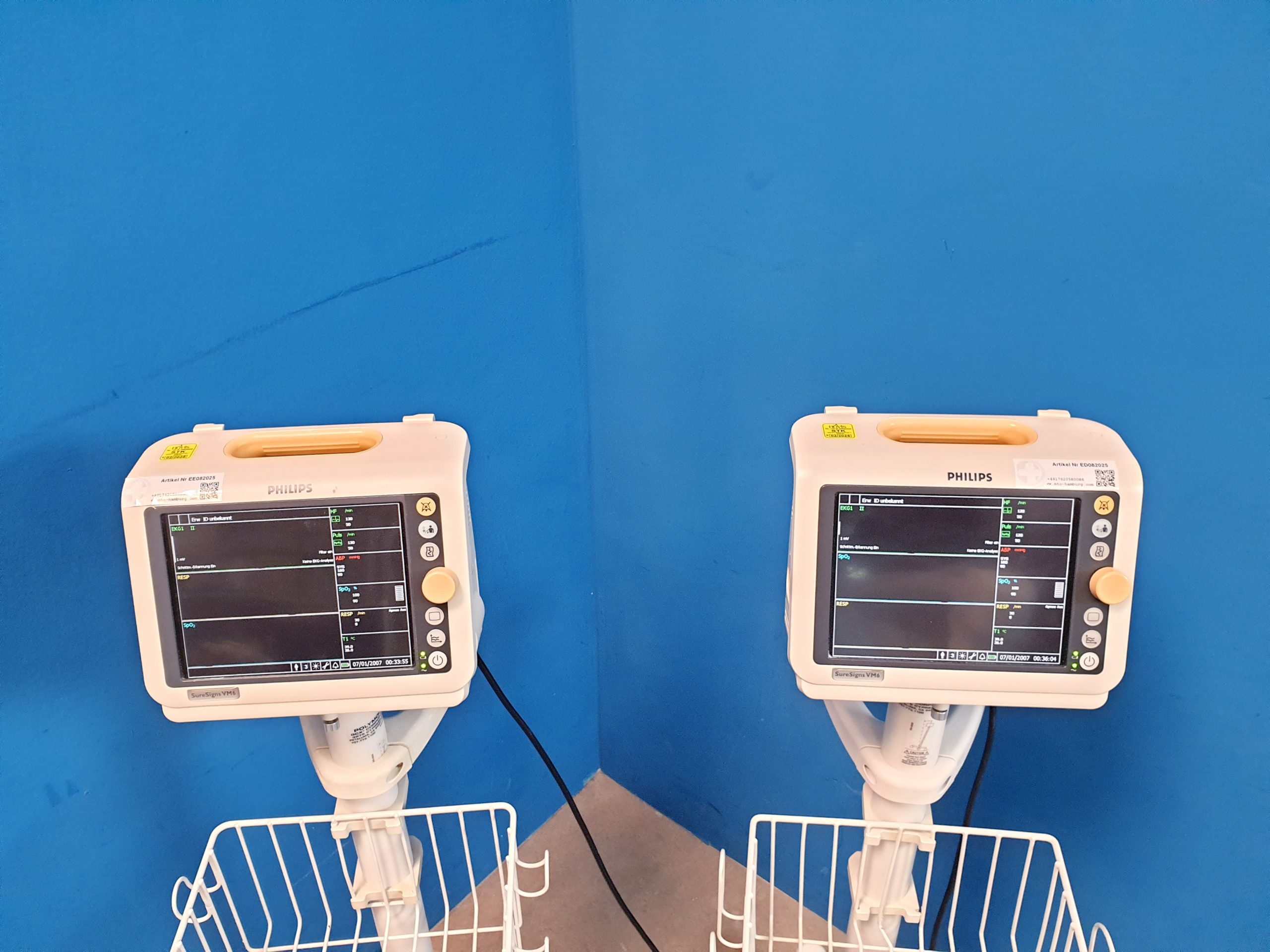 Philips SureSigns VM6 NIBP SpO2, EKG, Temp - auf Gestell – Bild 4