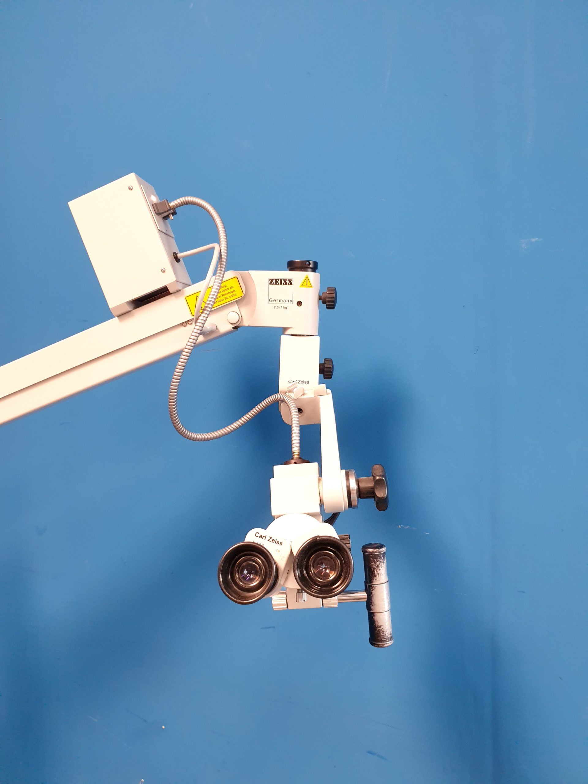 Zeiss OPMI-9-FC - f125 - 12.5 - f200 f300 auf fahrbarem Gestell – Bild 4