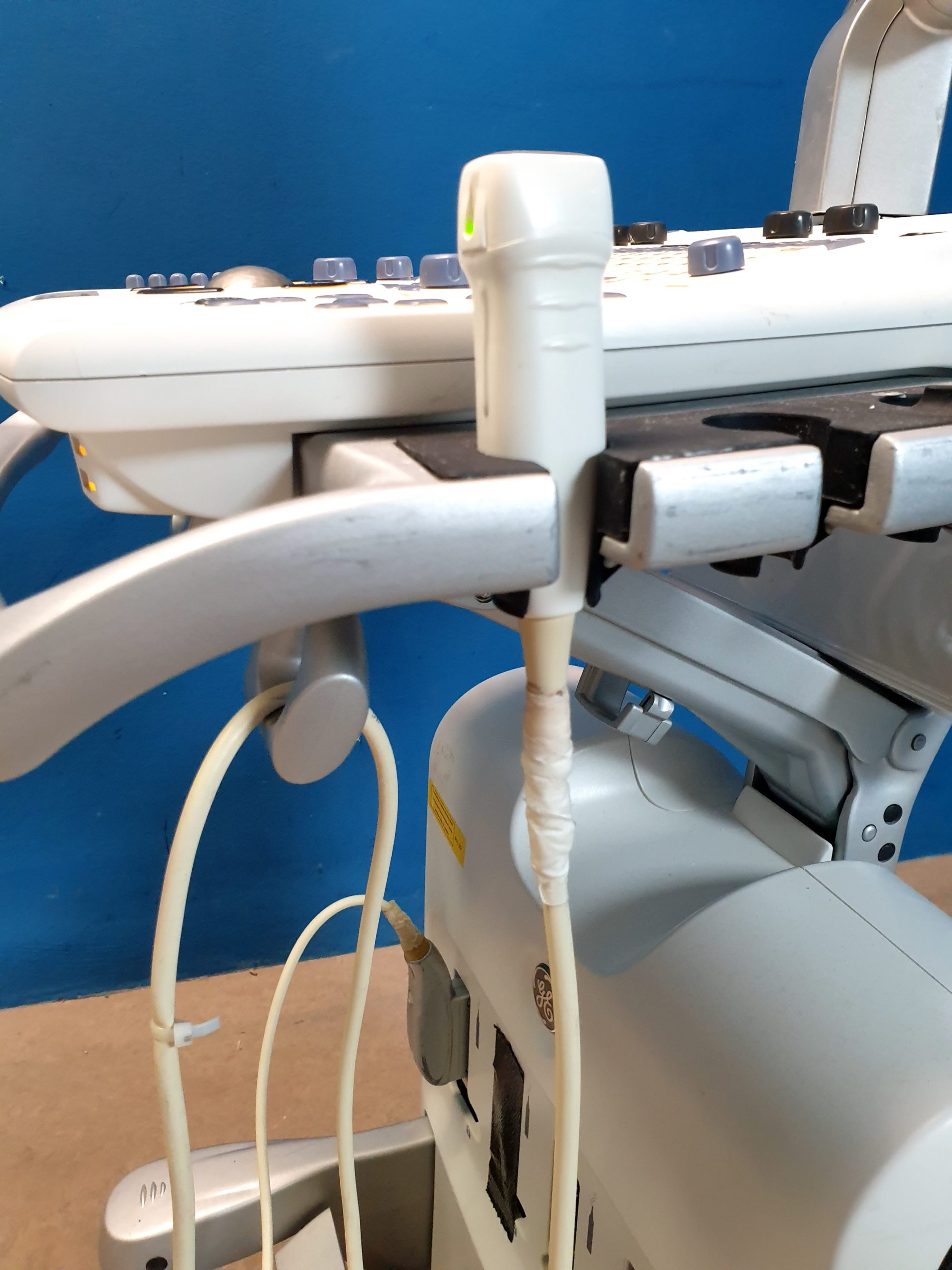 GE Vivid + M4S- RS Kardio Sonde -defekt - Optischer Fehler – Bild 13