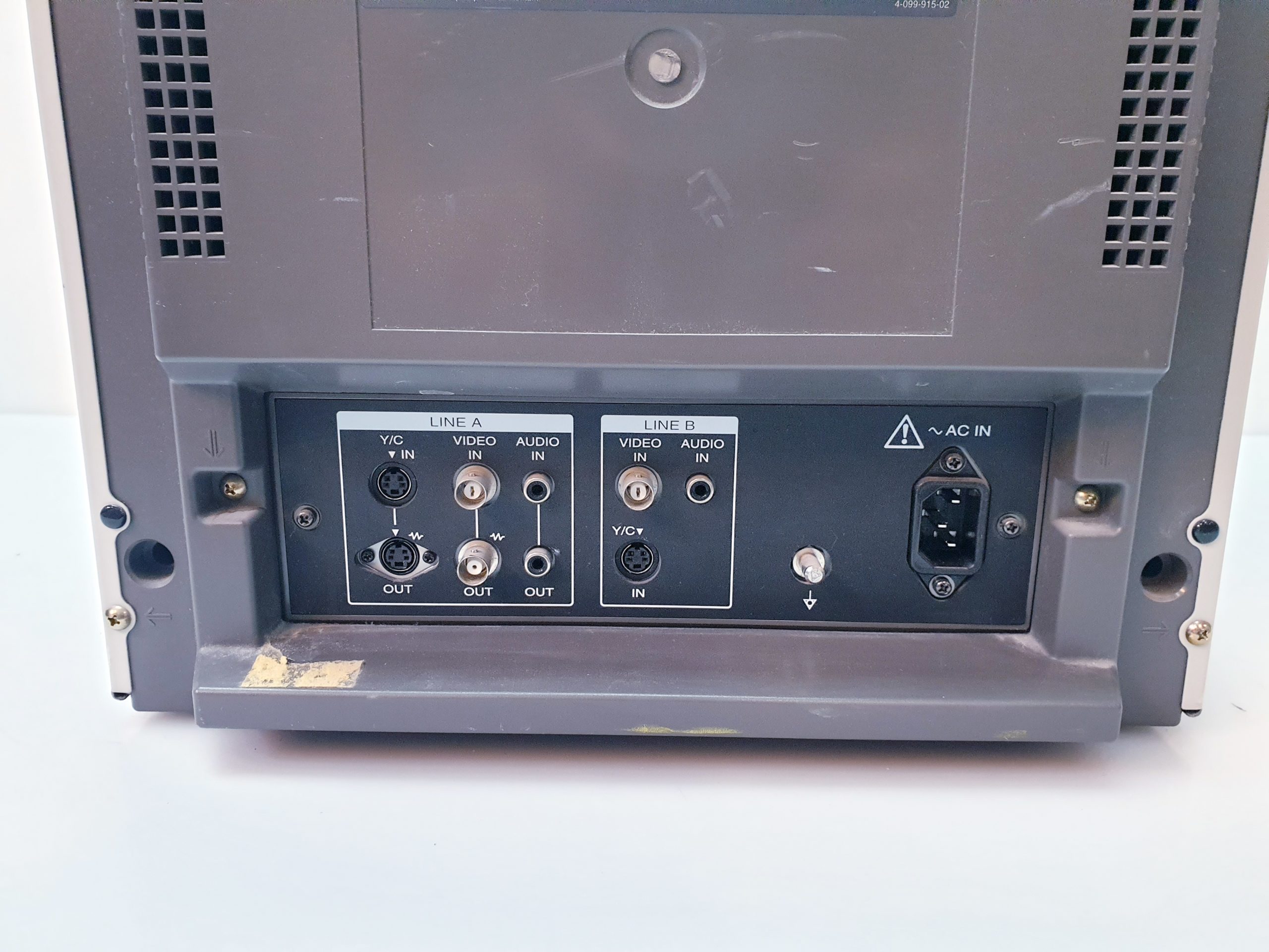 SONY PVM-1442QM 14“ Zoll Trinitron RGB Monitor – Bild 10