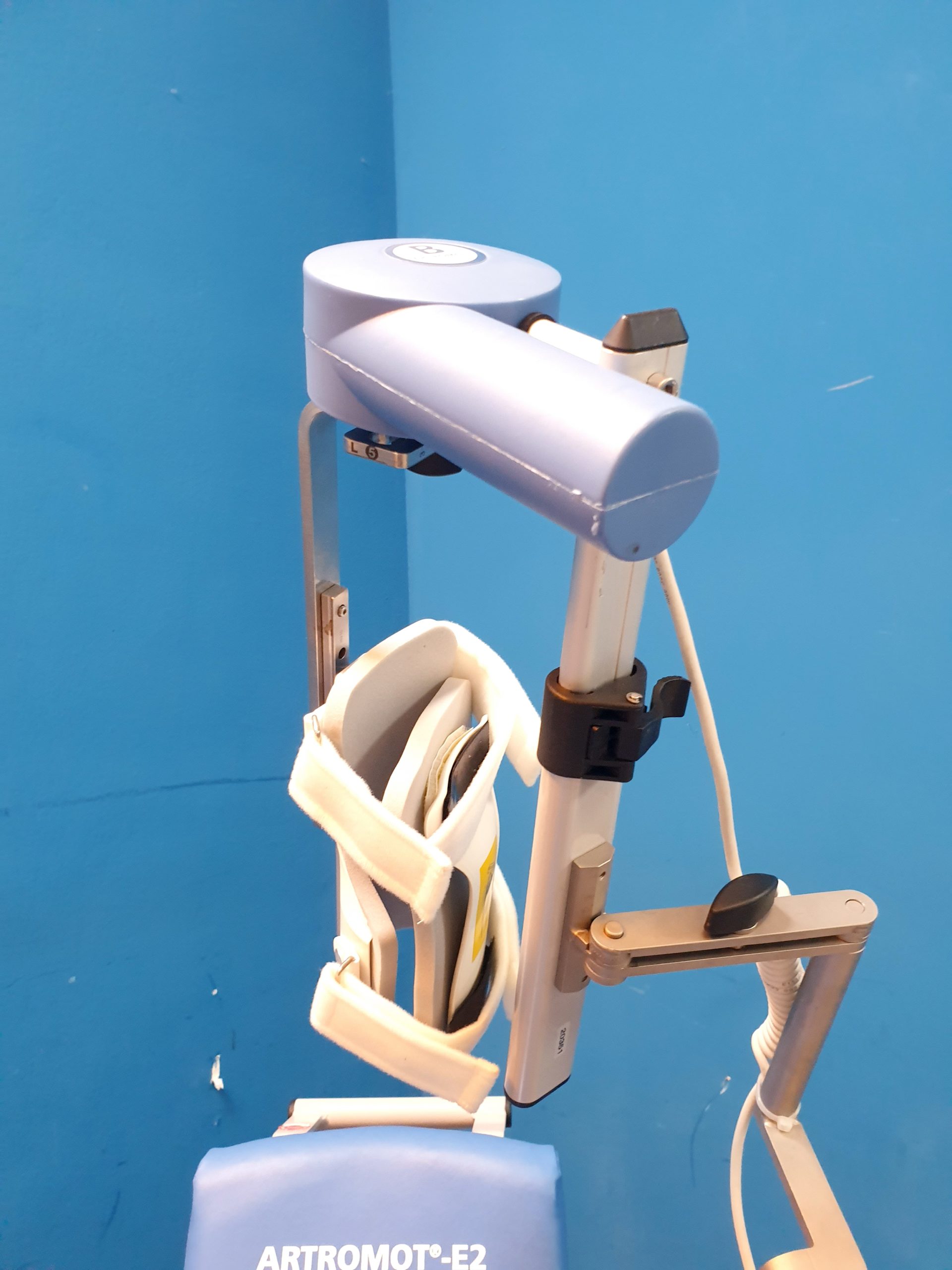 ORMED ARTROMOT-E2 Motorbewegungsschiene für Ellbogen – Bild 13