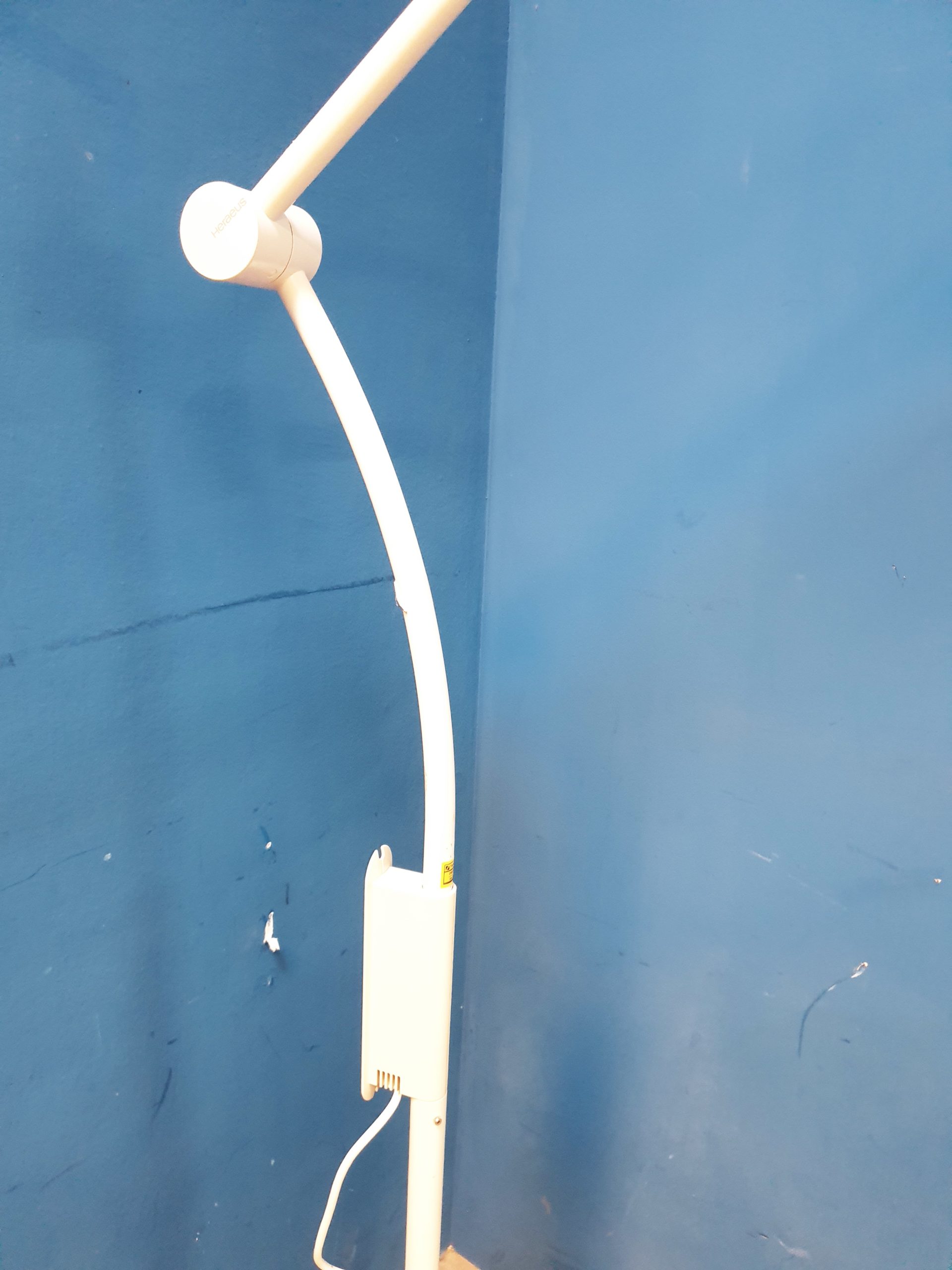 Maquet Blue 30 Behandlungslampe Fahrbar mobil Untersuchungslampe – Bild 7