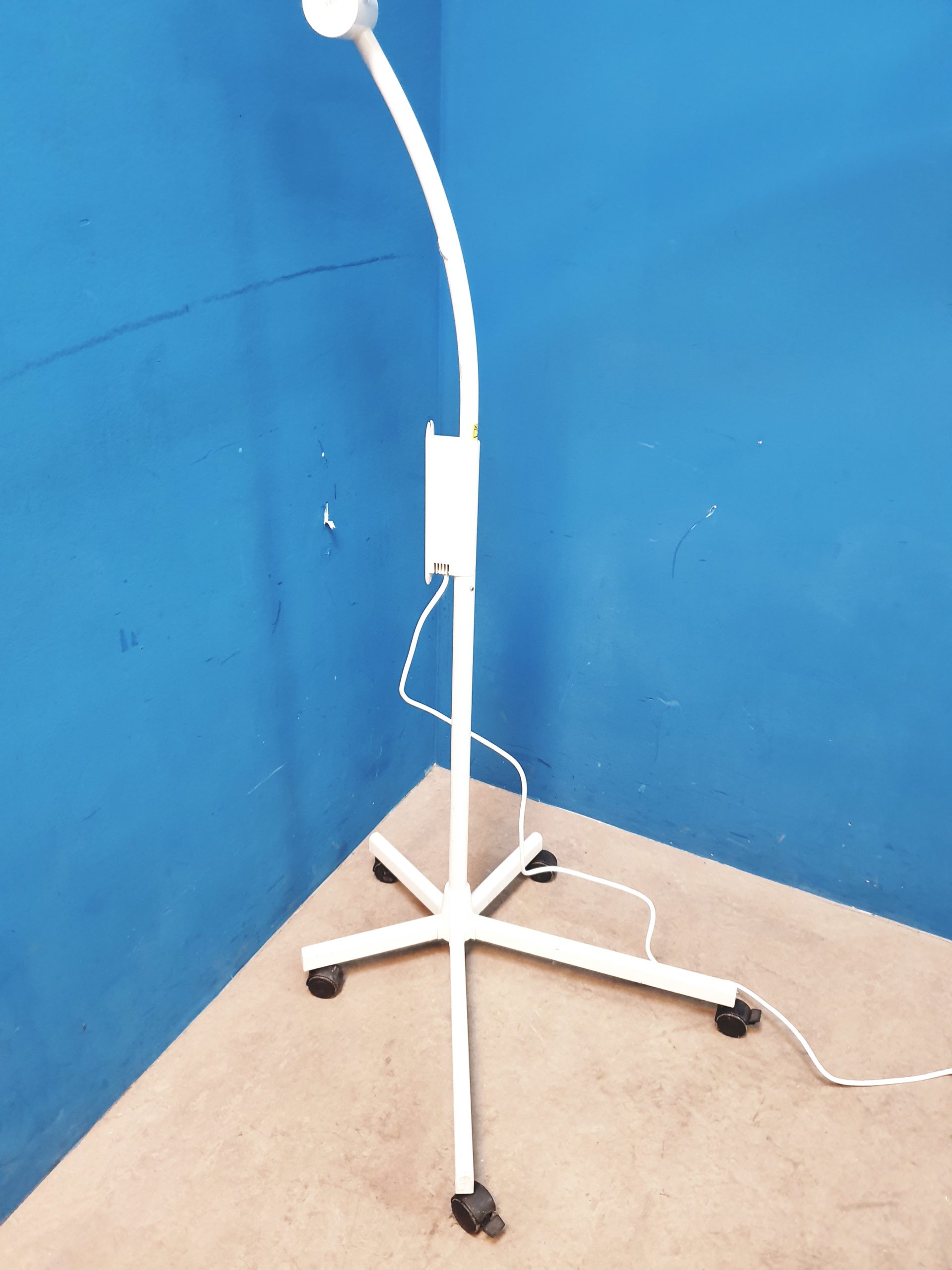 Maquet Blue 30 Behandlungslampe Fahrbar mobil Untersuchungslampe – Bild 10