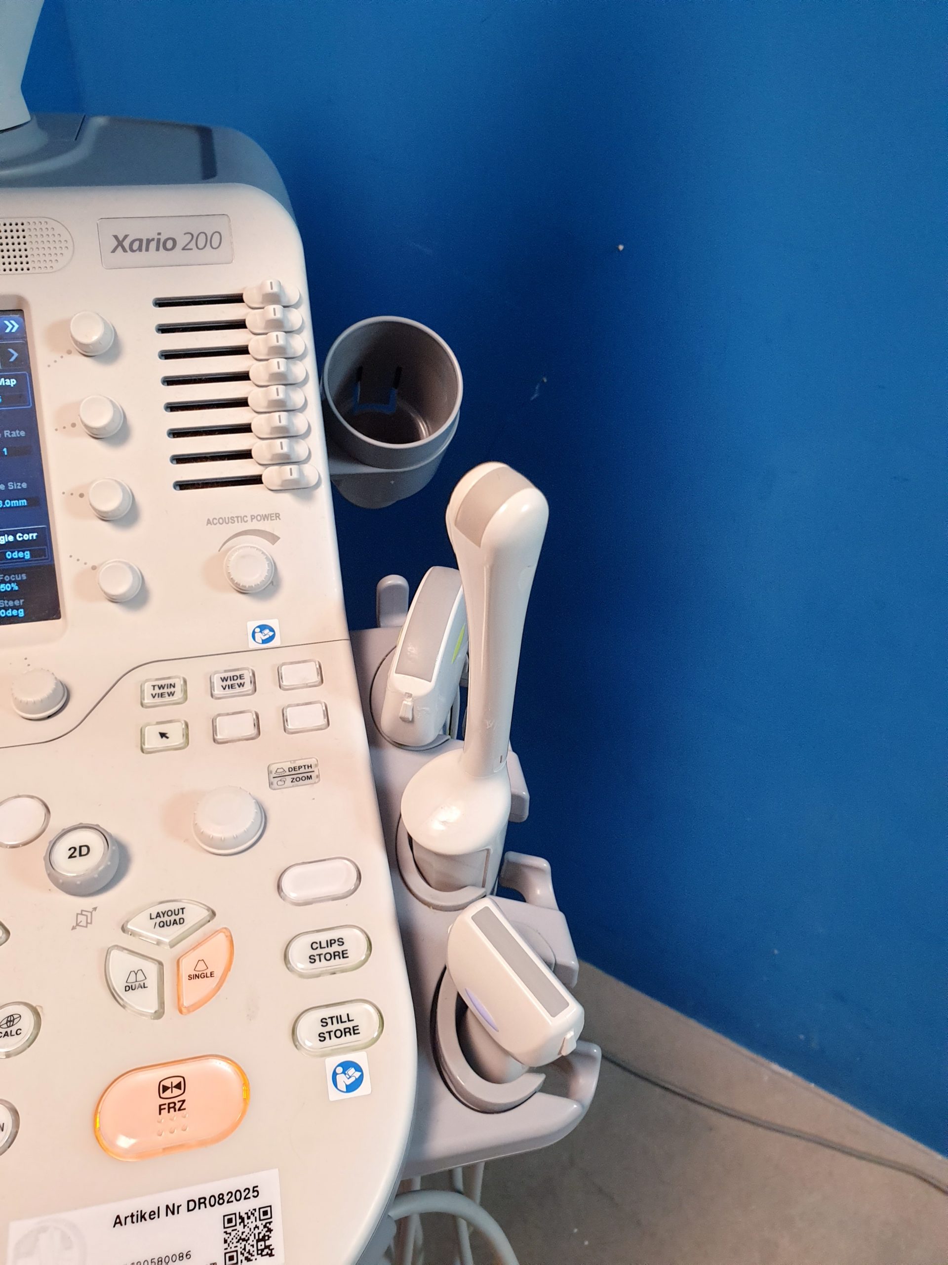 Toshiba TUS-X200 Xario 200 + 6C1 + 11C3 + 18L7 Konvex Linear Endovaginal – DOM2015 – Bild 7