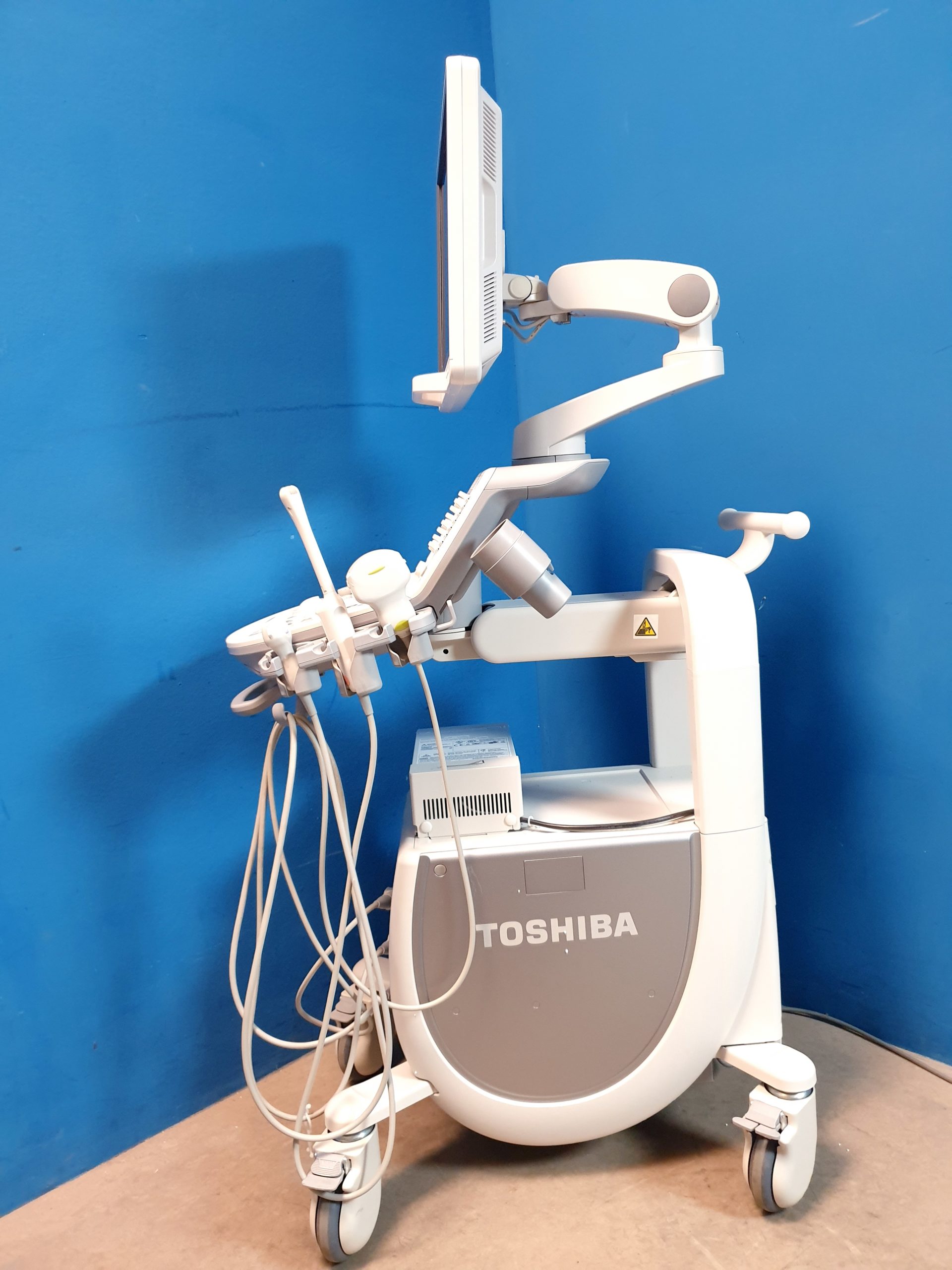 Toshiba TUS-X200 Xario 200 + 6C1 + 11C3 + 18L7 Konvex Linear Endovaginal – DOM2015 – Bild 17