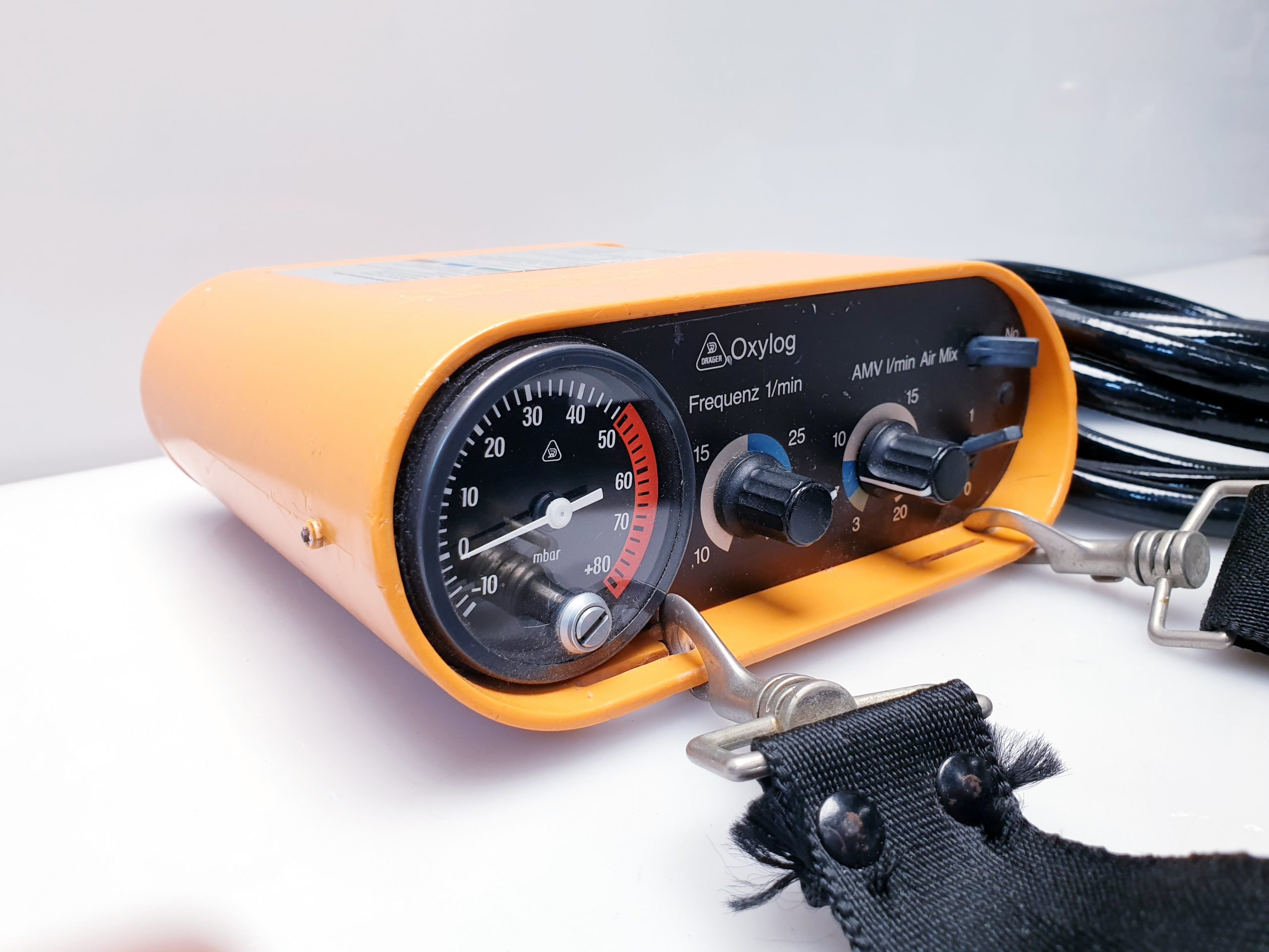 Dräger Oxylog Beatmungsgerät, Notfallbeatmungsgerät – Bild 6