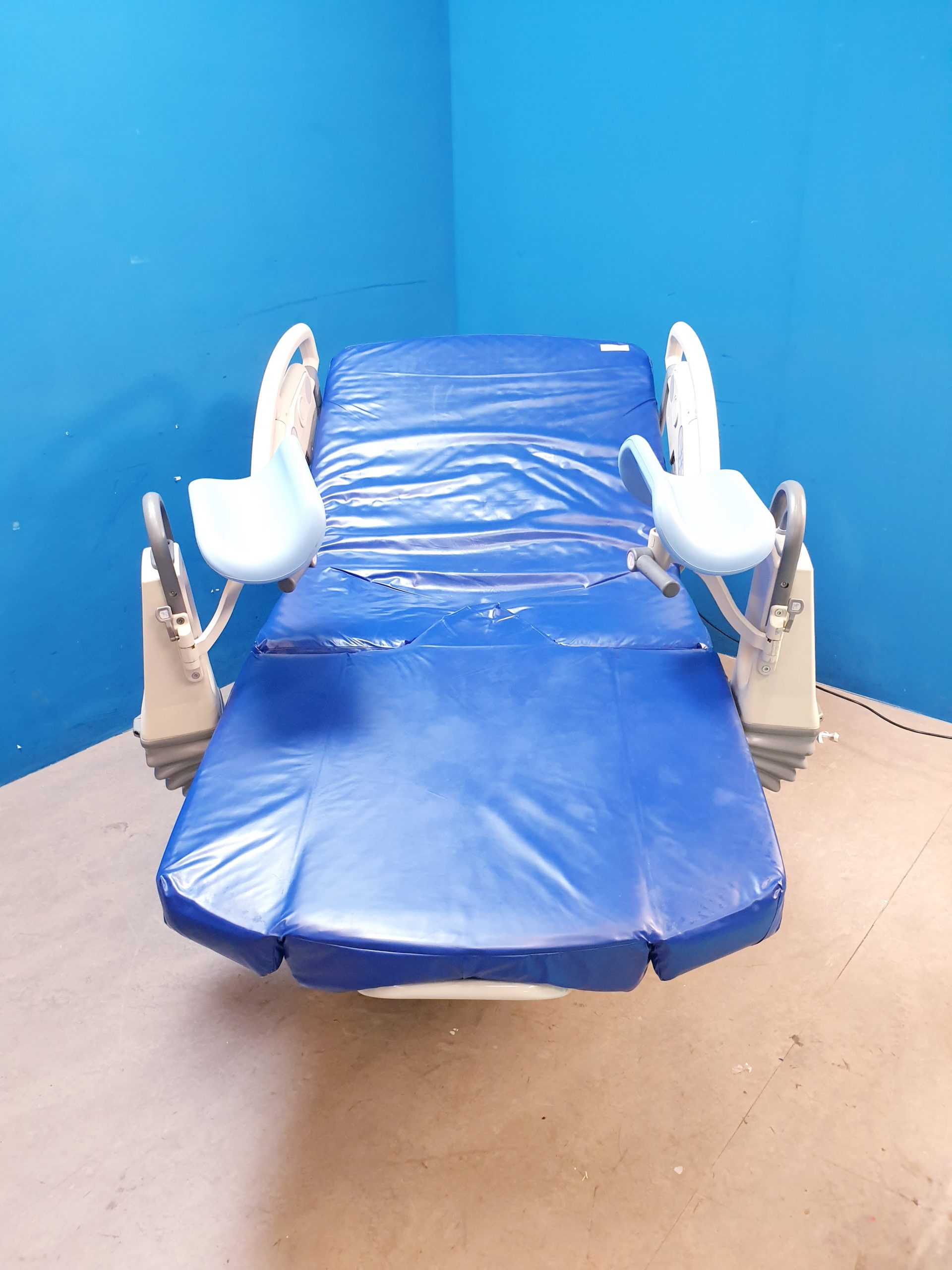 Hill Rom - Affinity Model P3700 - Entbindungsbett – Bild 2