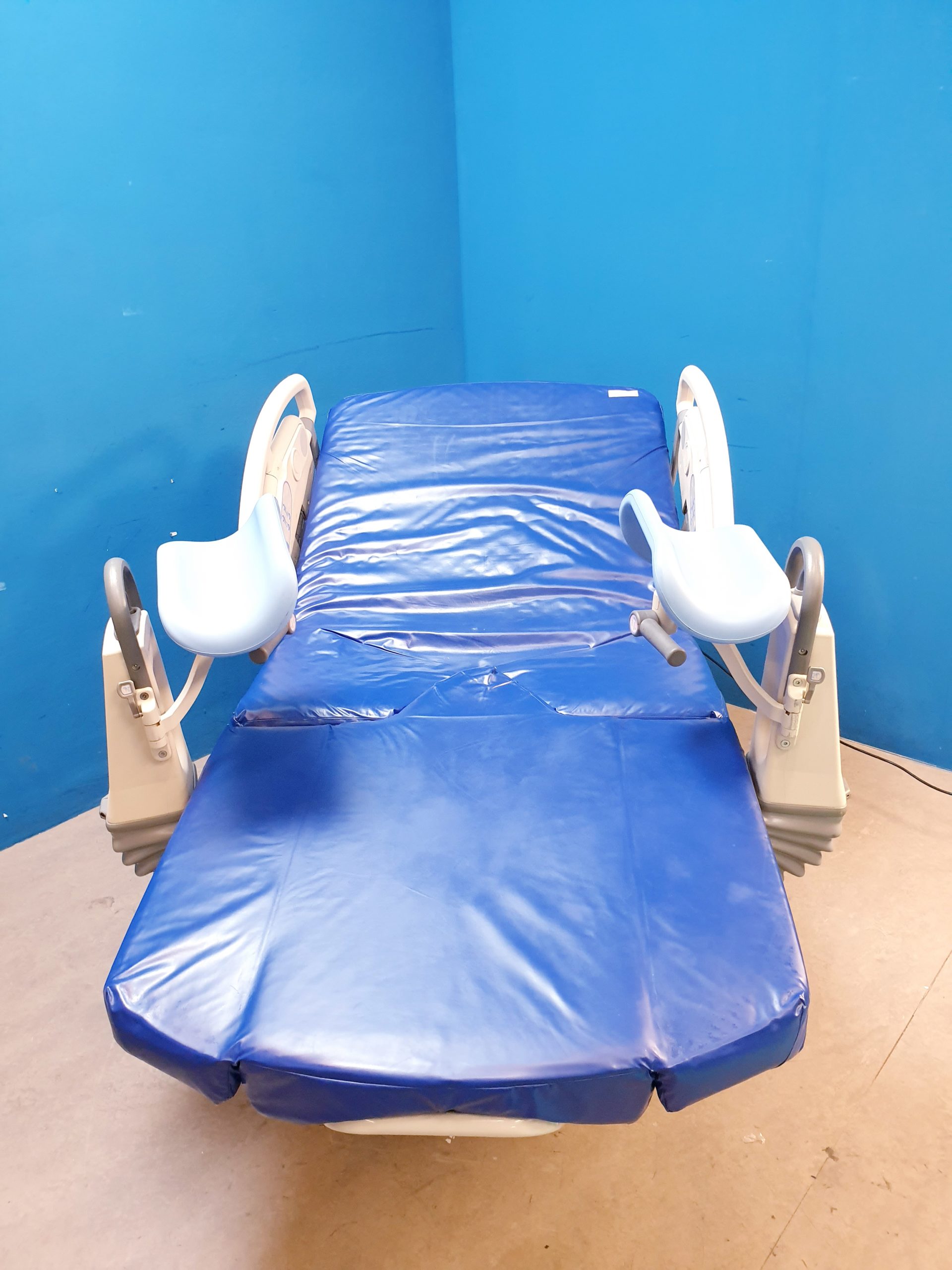 Hill Rom - Affinity Model P3700 - Entbindungsbett – Bild 3