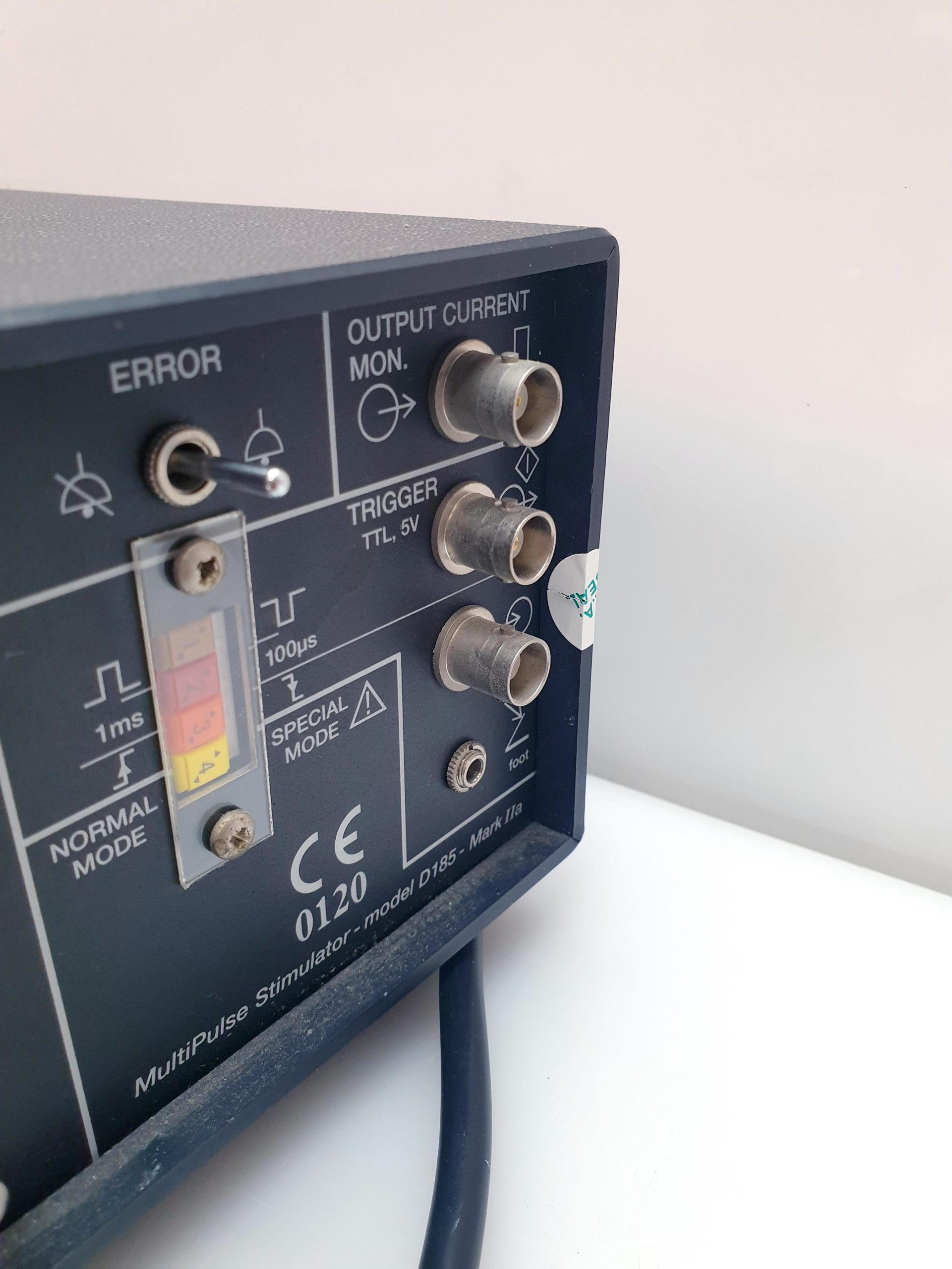 Digitimer D185 Mark II Multipulse Transcranial Cortical Stimulator – Bild 9