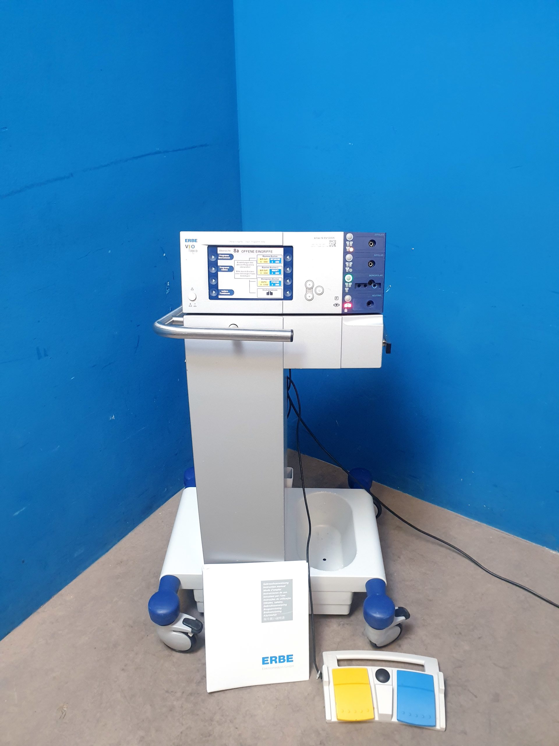 Erbe VIO 300 D VIO300D HF Gerät auf Gerätewagen - Rollbar – Bild 2