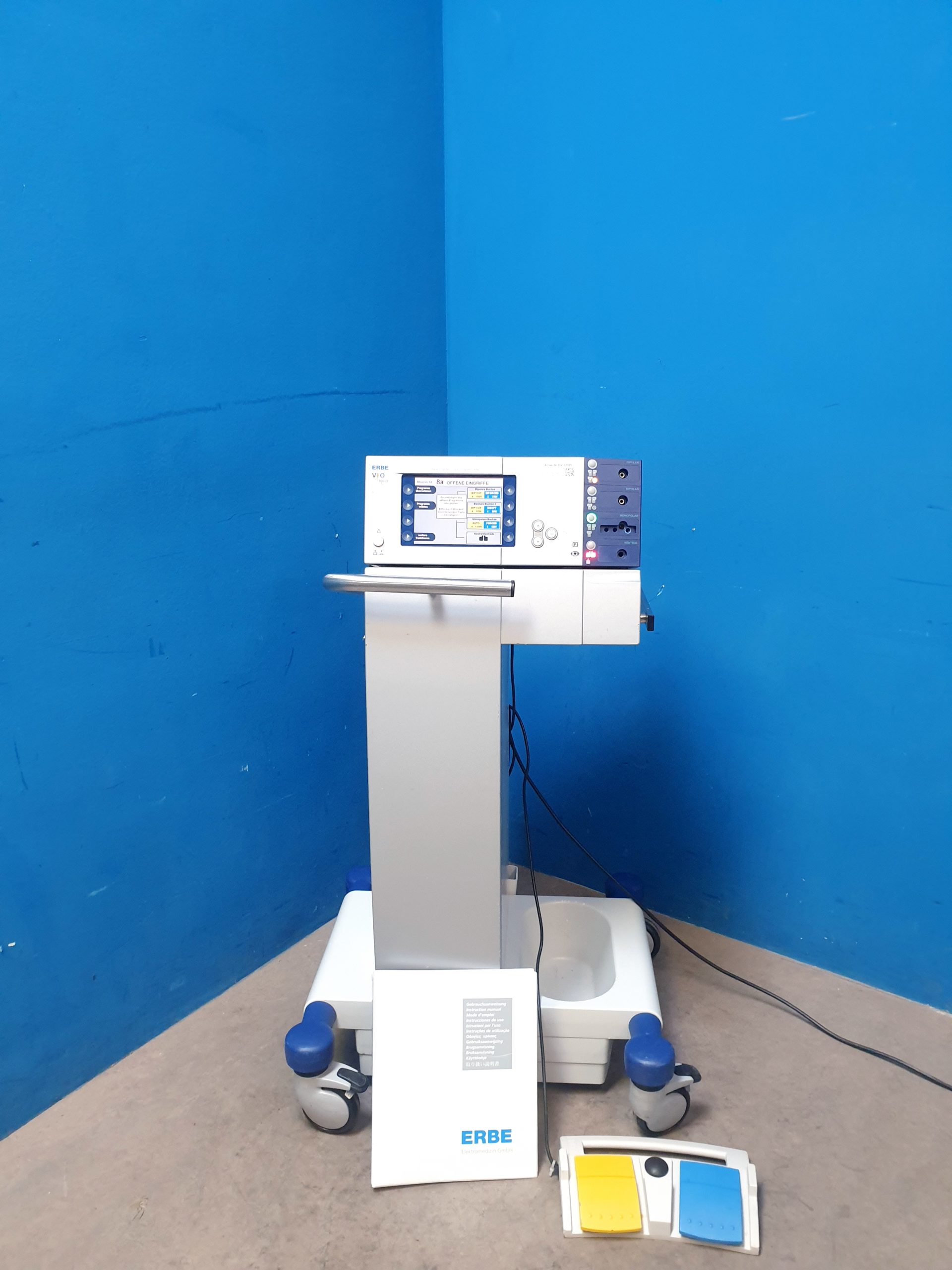 Erbe VIO 300 D VIO300D HF Gerät auf Gerätewagen - Rollbar – Bild 3