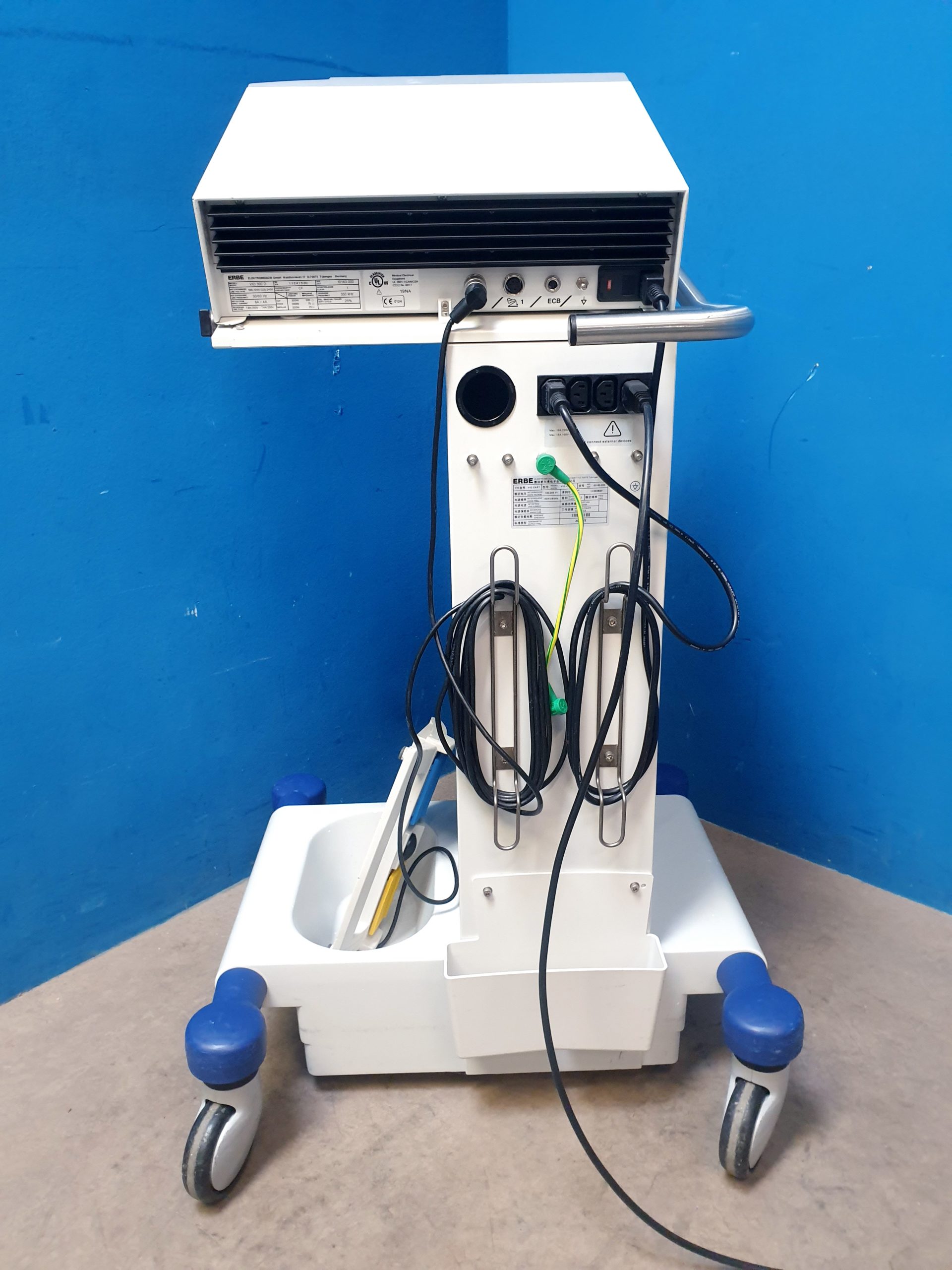 Erbe VIO 300 D VIO300D HF Gerät auf Gerätewagen - Rollbar – Bild 17