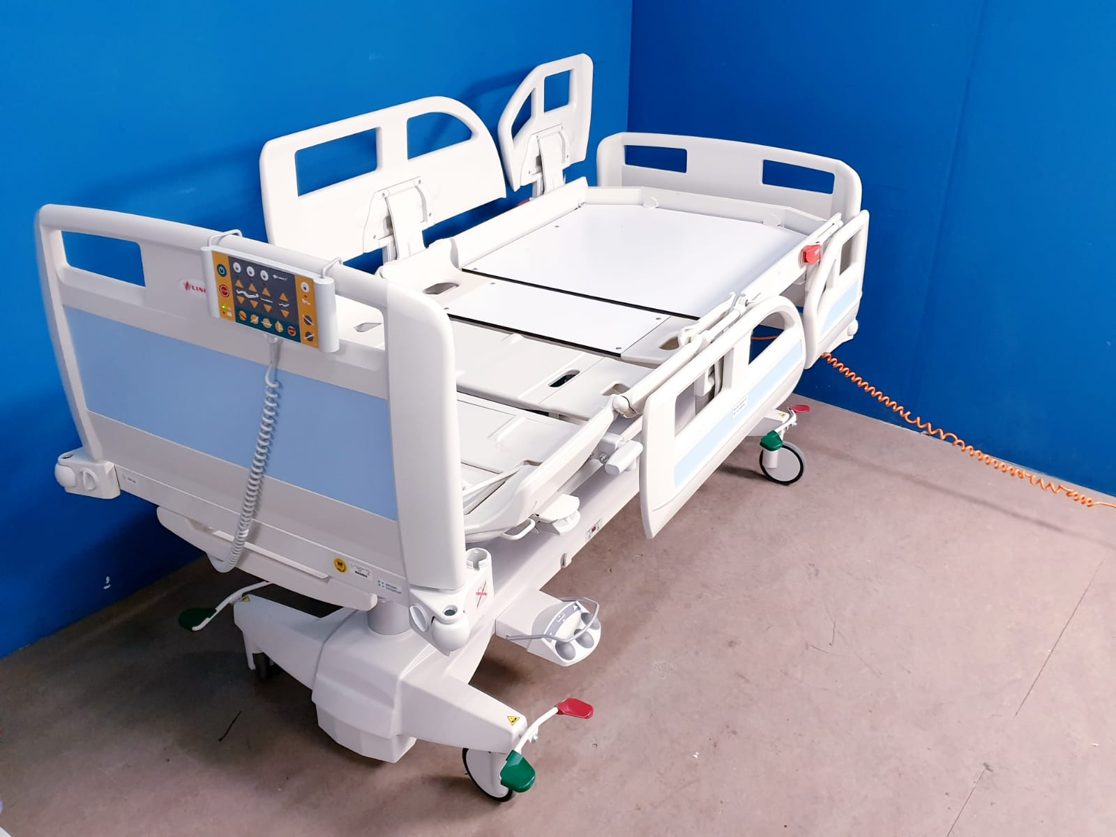 Linet PB4302M Pflegebett - Intensivbett – Bild 2