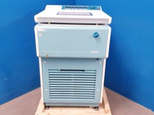 Hettich Rotixa 50 RS 4910 Kühlzentrifuge Zentrifuge