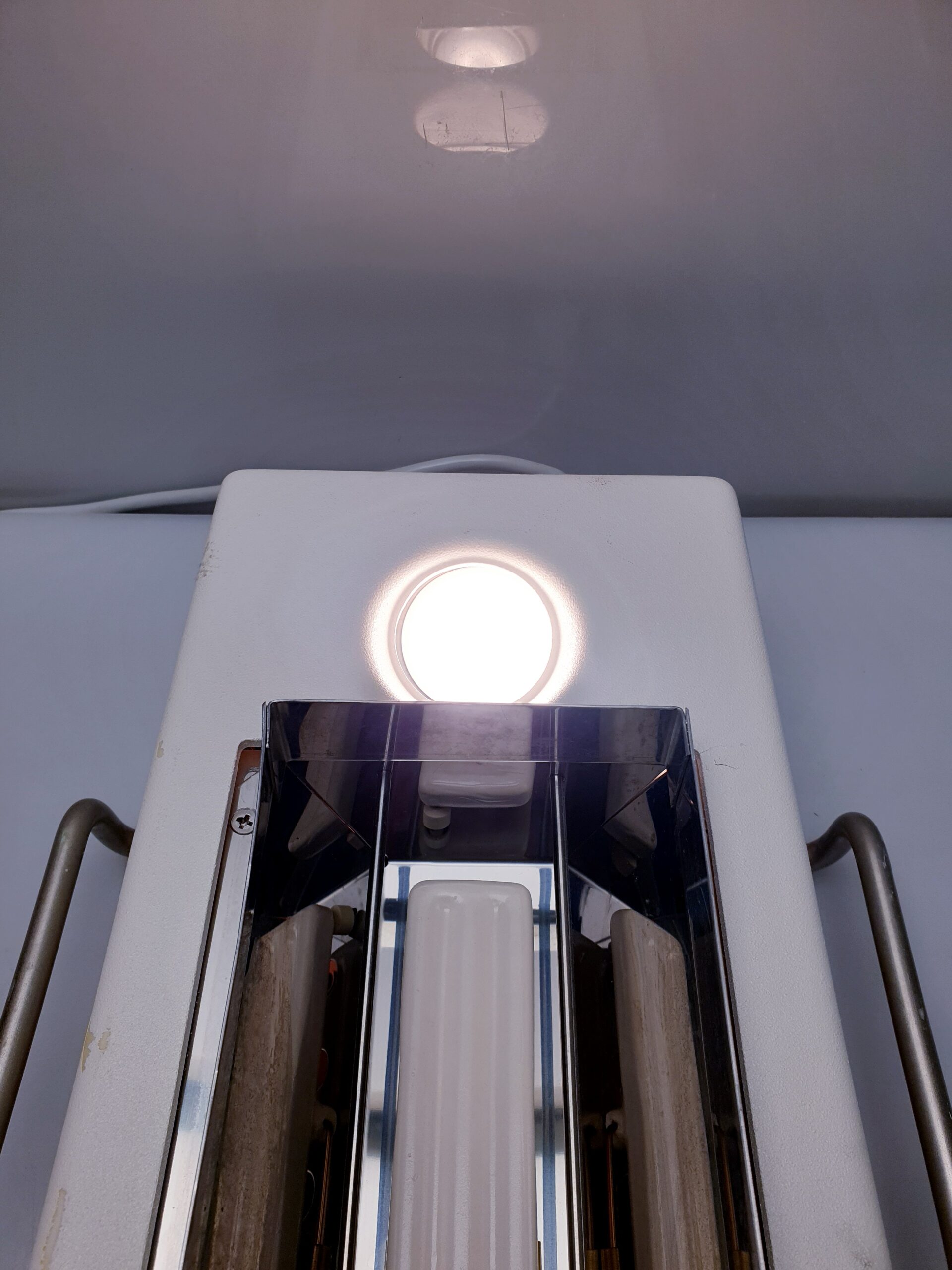 Heinen Löwenstein Isotherm C600-2 Wärmestrahler - Gehäuse beschädigt – Bild 8