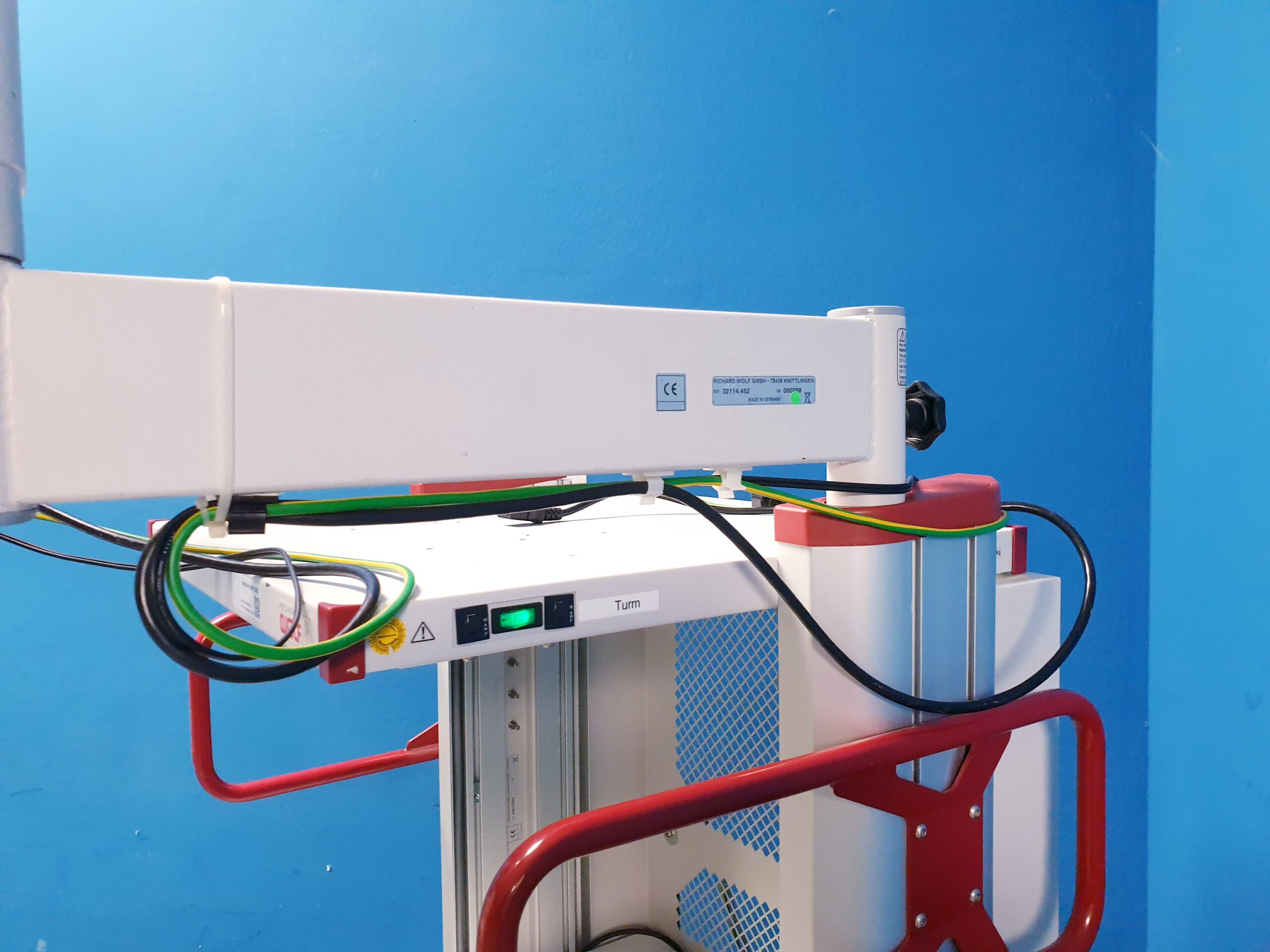 Richard Wolf Geräte Wagen Endoskopie Trolley Rollbar - mit Monitorschwenkar – Bild 13