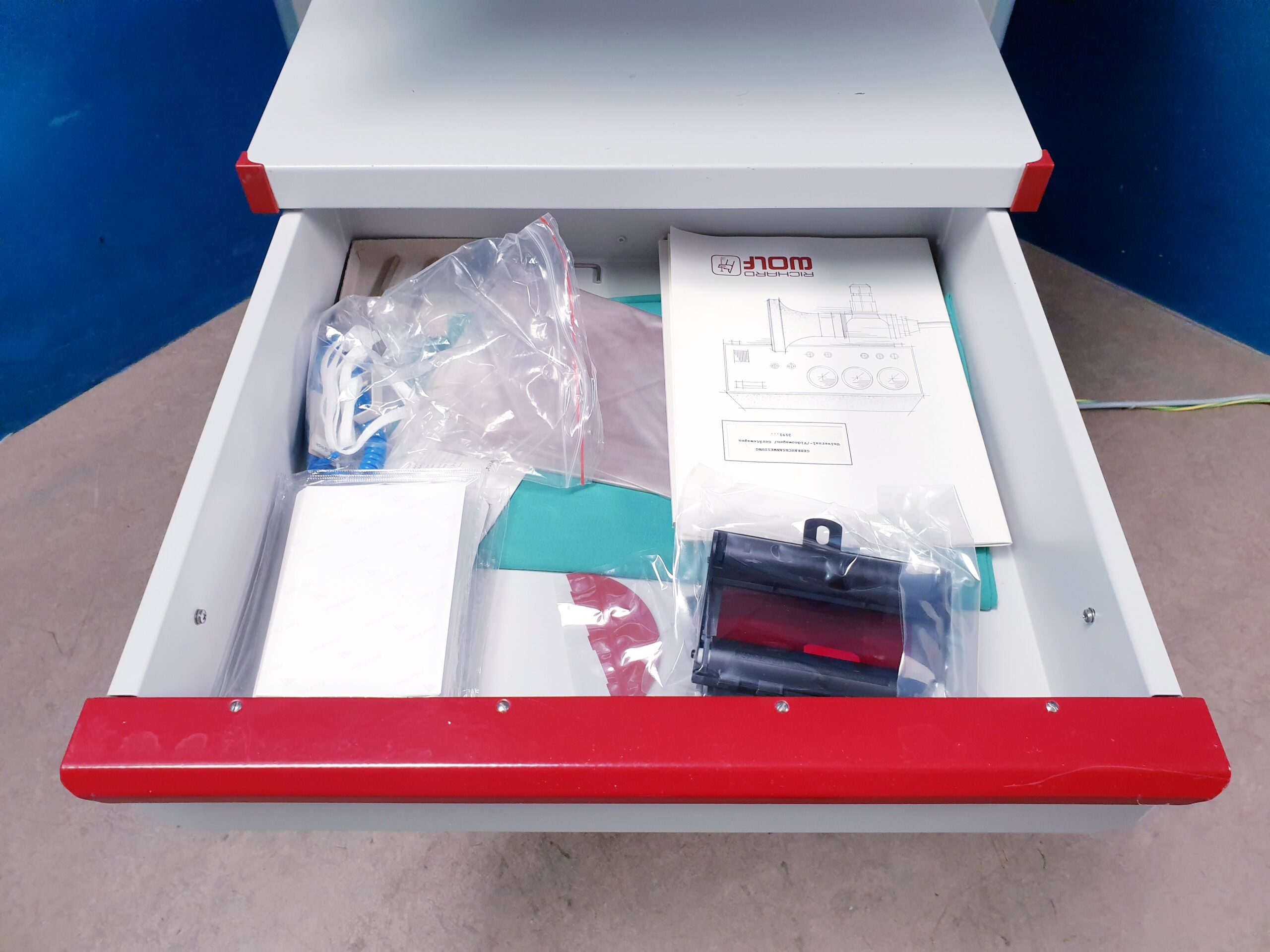 Richard Wolf Geräte Wagen Endoskopie Trolley Rollbar - mit Monitorschwenkar – Bild 2