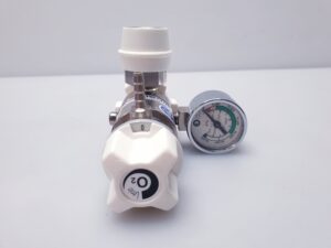 Dräger Alduk III Kompakter O2-Druckminderer für Transportbeatmung