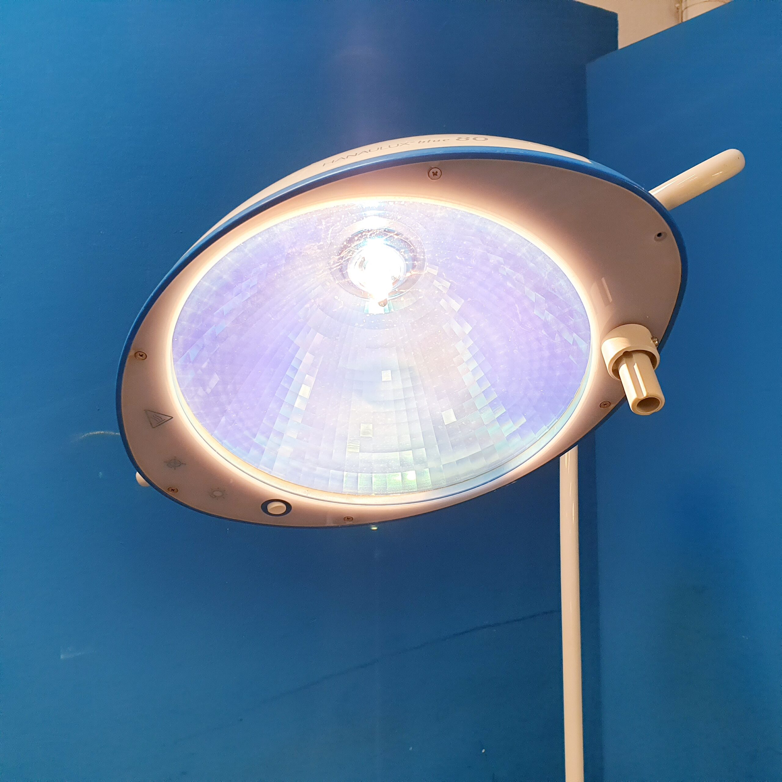 Heraeus Hanaulux Blue 80 mobile OP-Leuchte Fahrbar – Bild 11