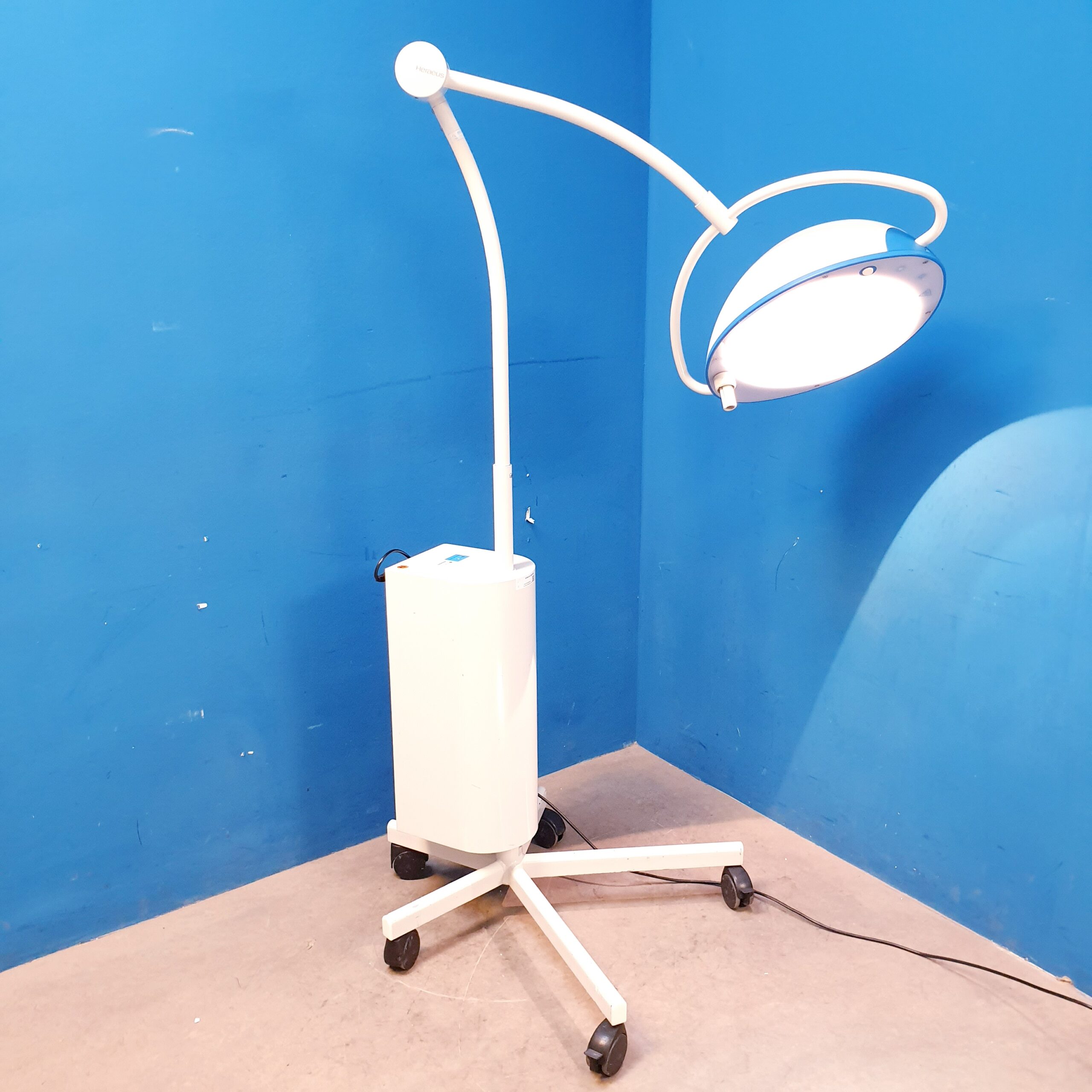 Heraeus Hanaulux Blue 80 mobile OP-Leuchte Fahrbar