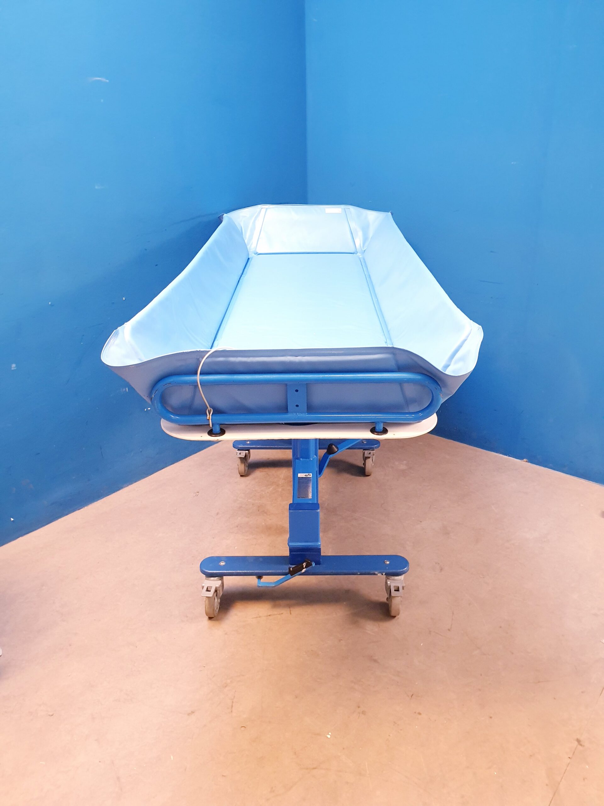 Arjo 084021 Fahrbare Liege – Bild 11